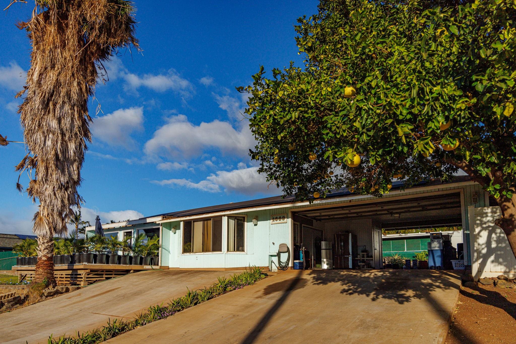 1669  Hoonanea St , Kihei home - photo 8 of 50