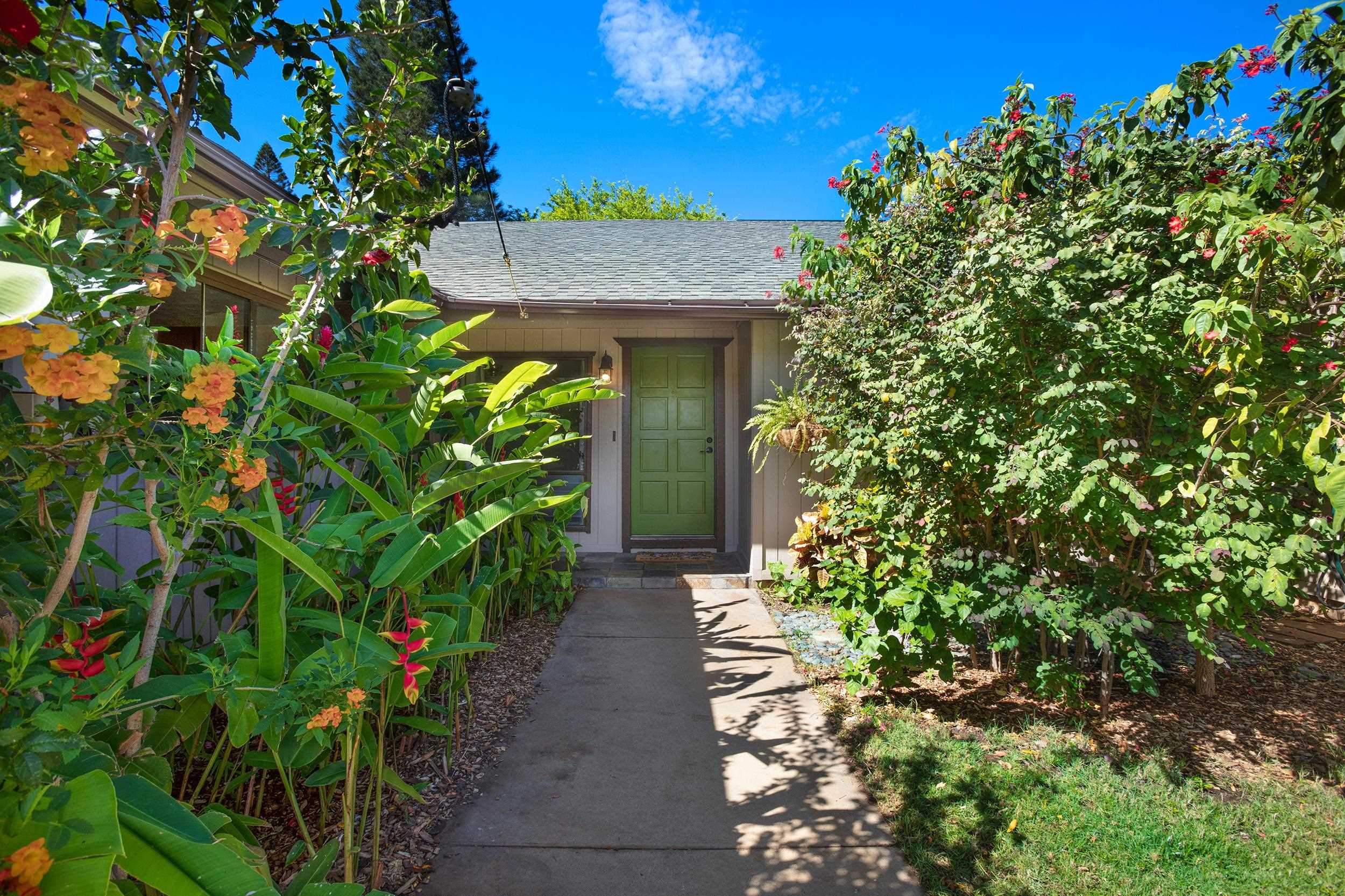 1672  Kahaone Pl Waiohuli Estates, Kihei home - photo 2 of 47