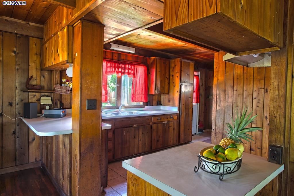 1676  Aa St Wahikuli, Lahaina home - photo 14 of 30