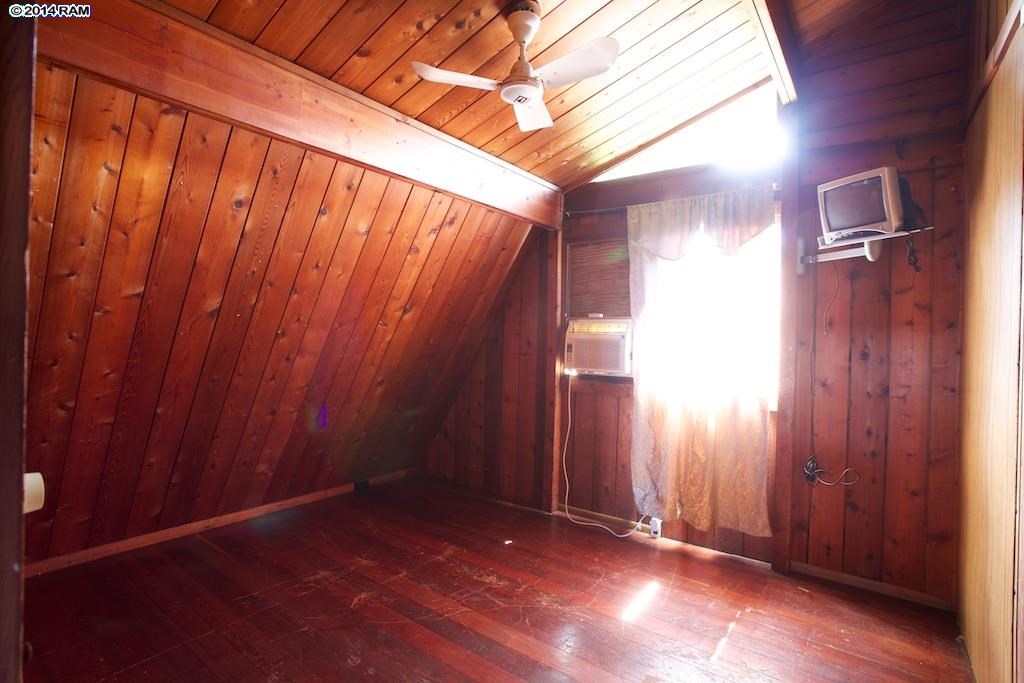 1676  Aa St Wahikuli, Lahaina home - photo 22 of 30