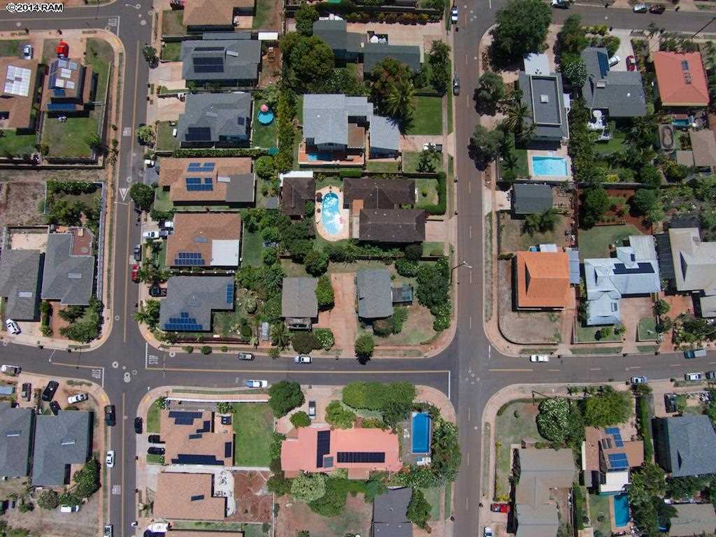 1676  Aa St Wahikuli, Lahaina home - photo 4 of 30