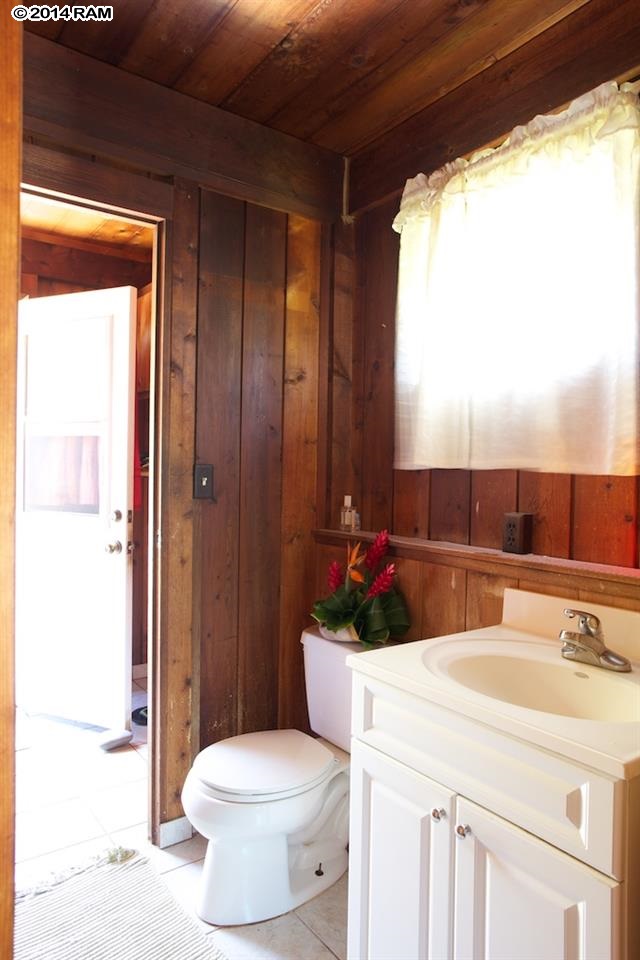 1676  Aa St Wahikuli, Lahaina home - photo 9 of 30