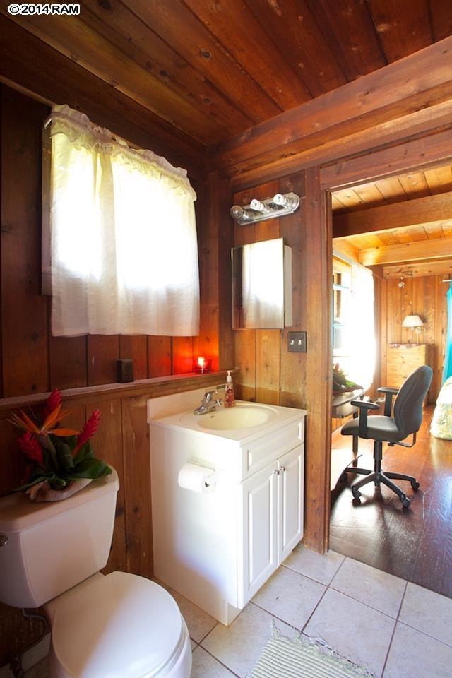 1676  Aa St Wahikuli, Lahaina home - photo 10 of 30