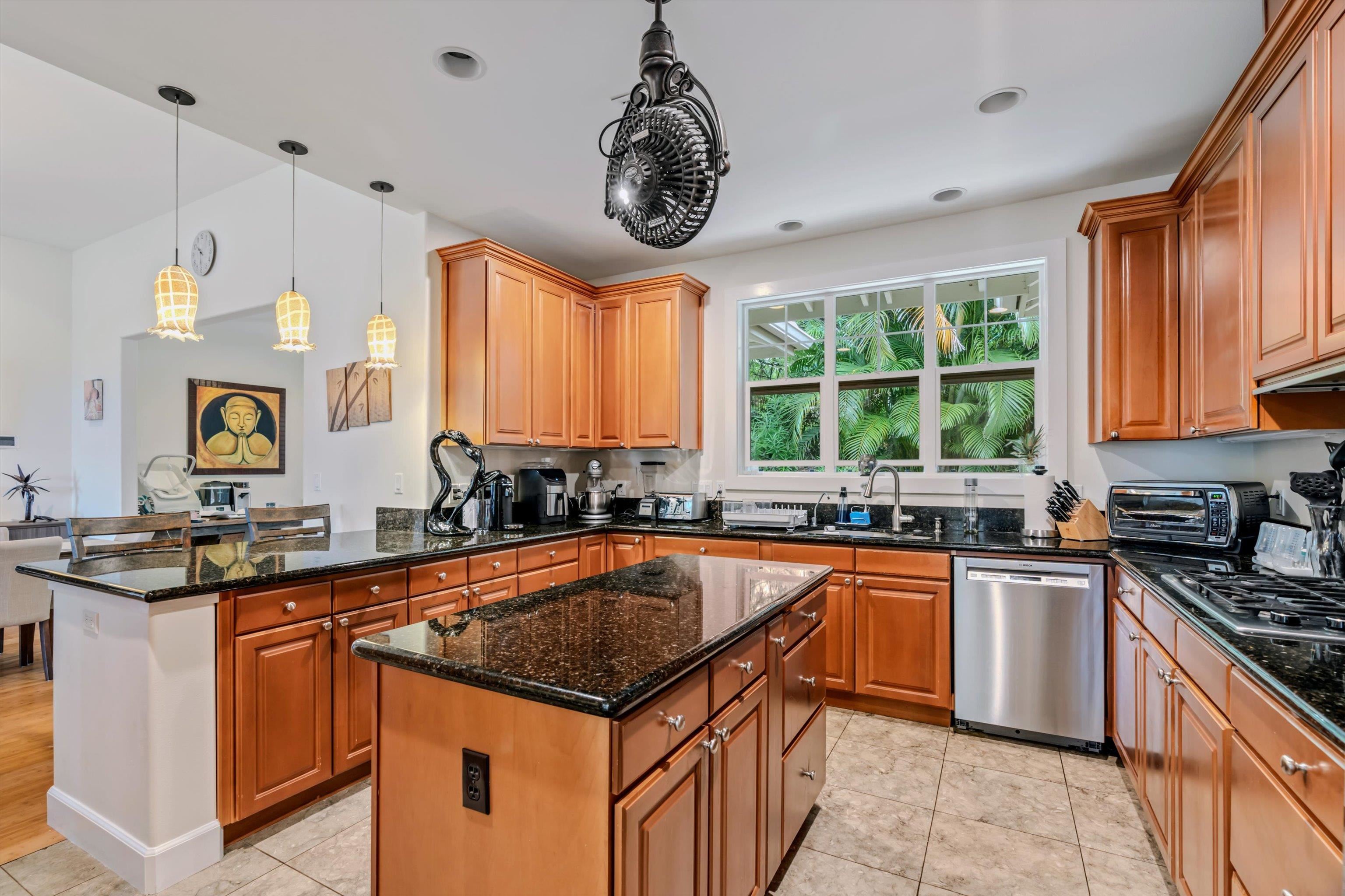 168  Ahekolo Pl Kilohana Ridge, Kihei home - photo 15 of 48