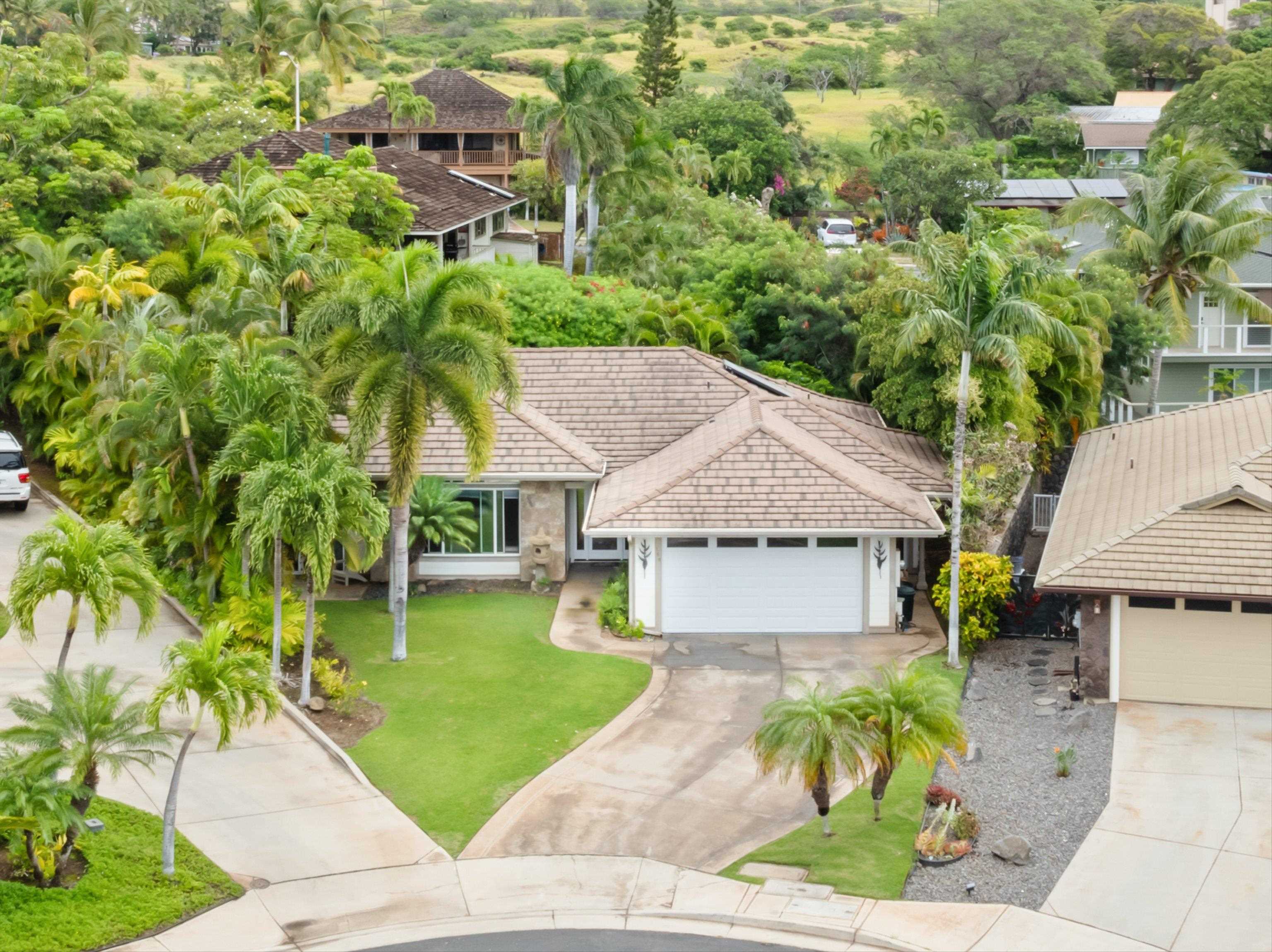 168  Ahekolo Pl Kilohana Ridge, Kihei home - photo 3 of 48