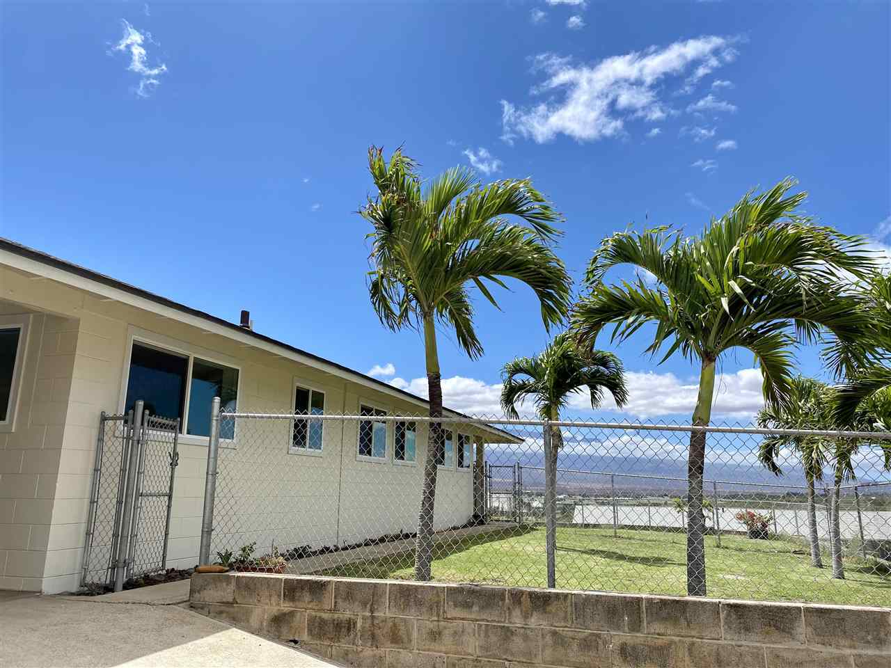 1684  Nana St Puuone Tract, Wailuku home - photo 15 of 19