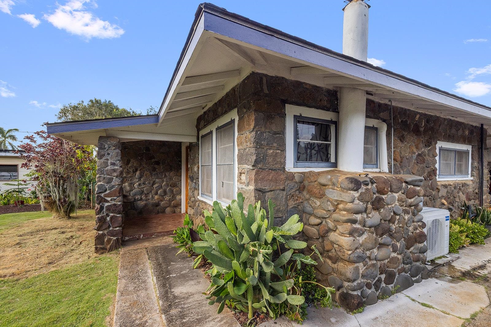 1697  Haiku Rd , Haiku home - photo 2 of 48