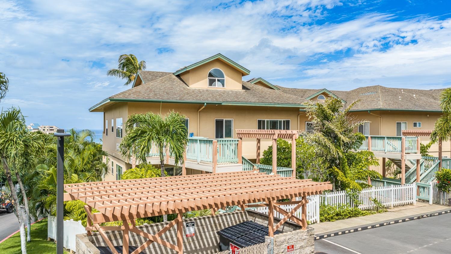 Villas at Kahana Ridge condo # 521, Lahaina, Hawaii - photo 26 of 33