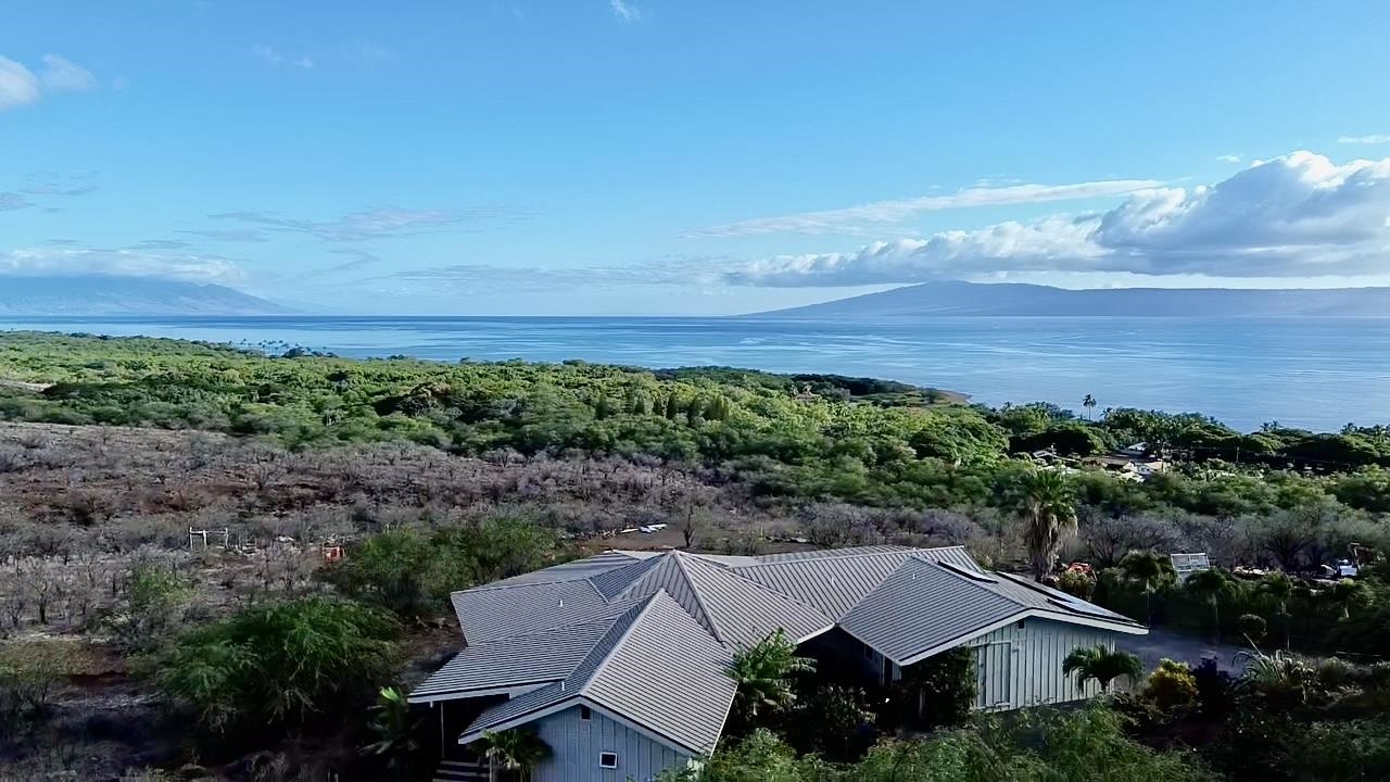 170  Ulua Rd Kawela, Molokai home - photo 2 of 36