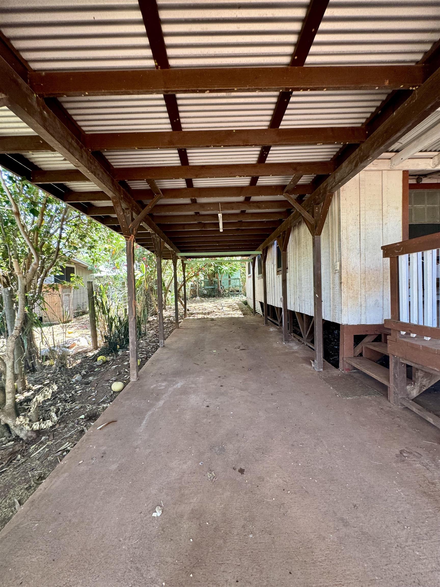 1700  Okana St , Molokai home - photo 24 of 26