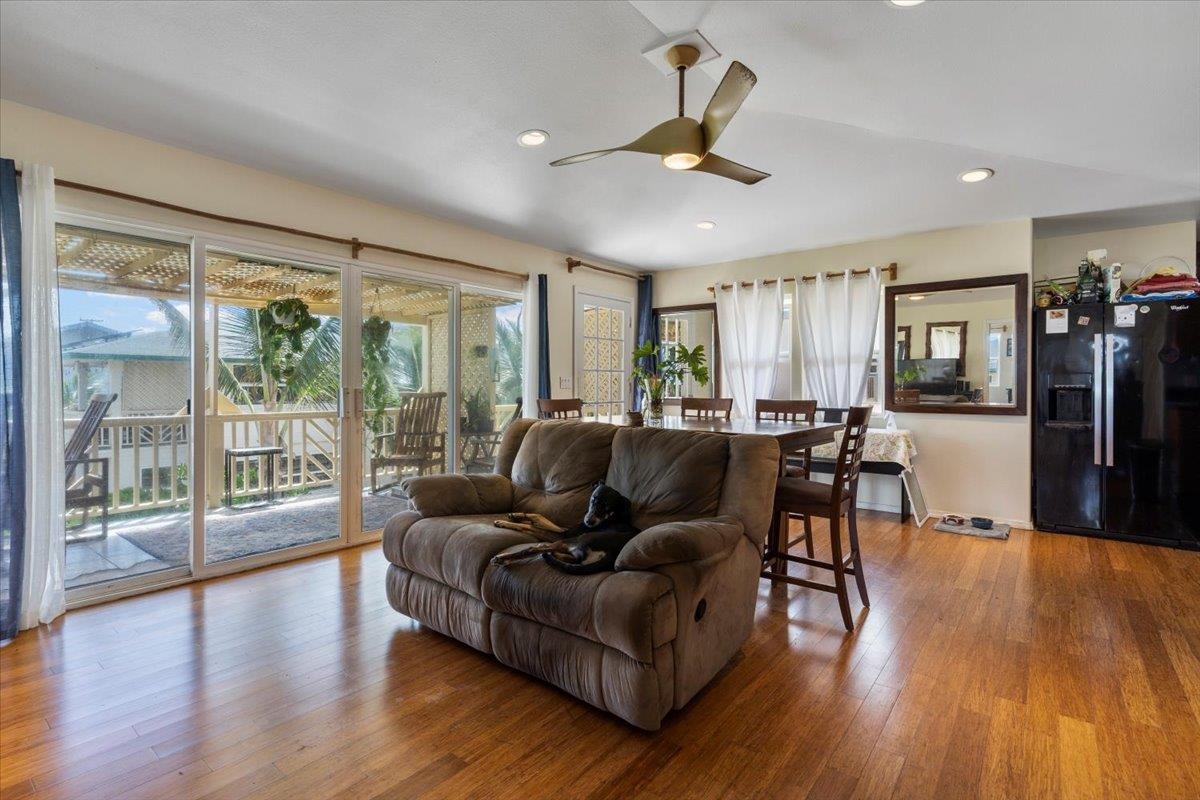 171  Lower Waiehu Beach Rd , Wailuku home - photo 13 of 47