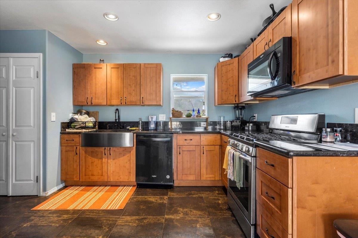 171  Lower Waiehu Beach Rd , Wailuku home - photo 14 of 47