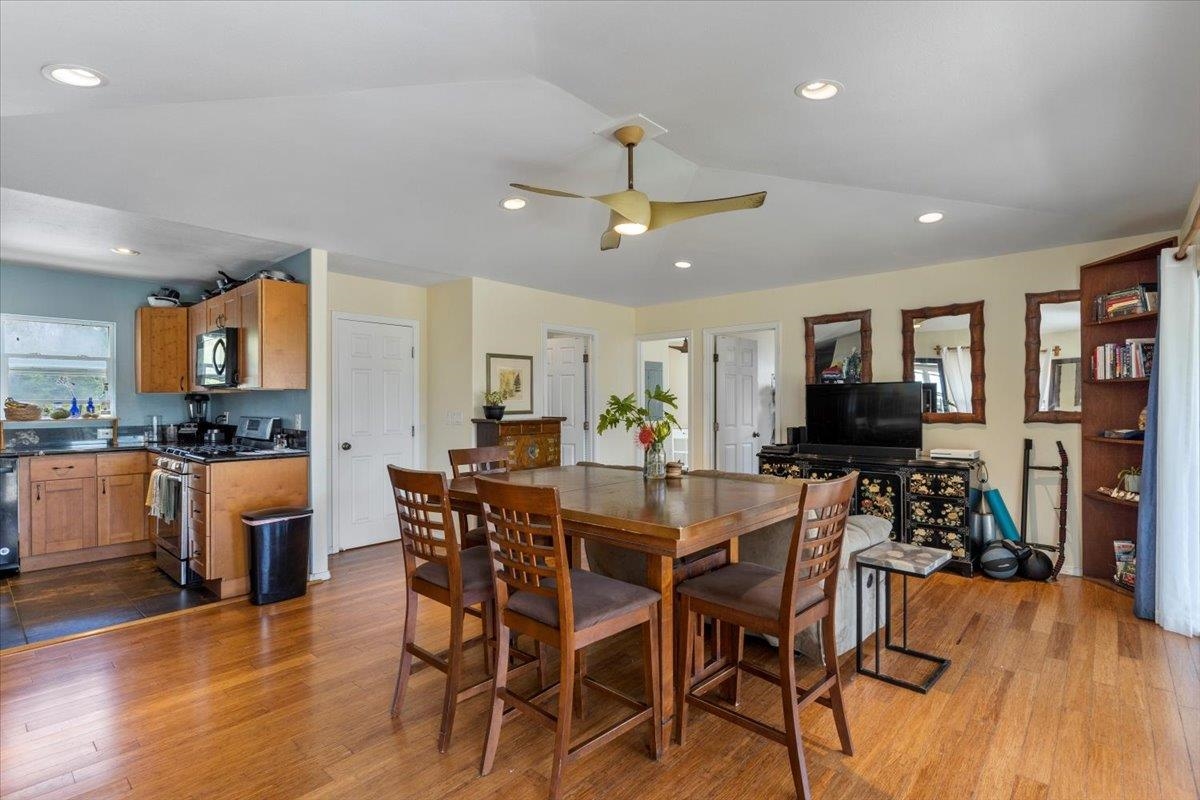 171  Lower Waiehu Beach Rd , Wailuku home - photo 10 of 47