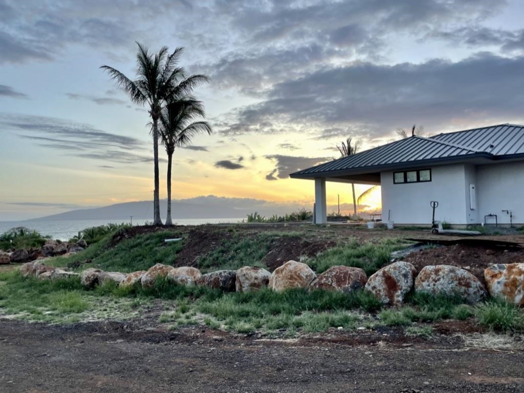 1714  Waianukole St , Lahaina home - photo 2 of 14