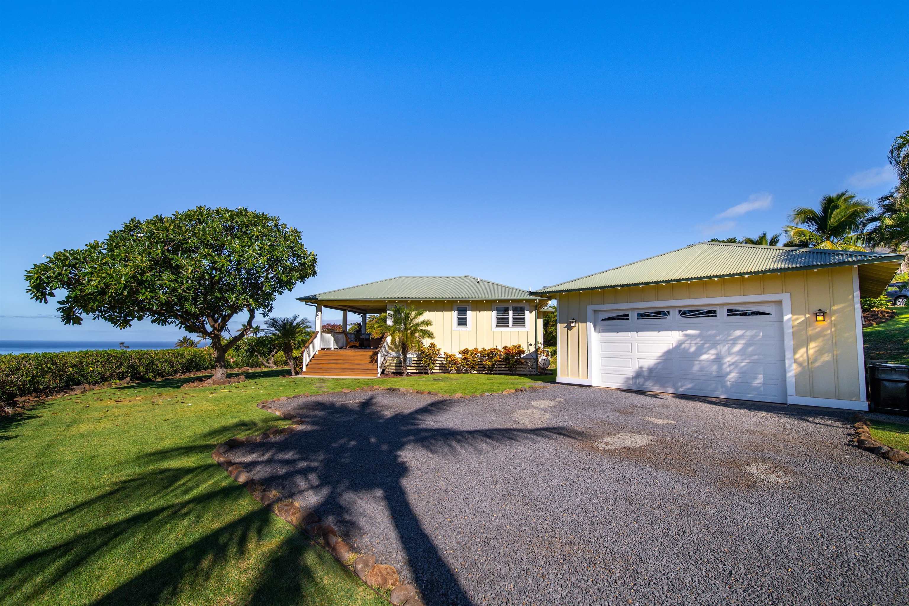 172  Paia Pohaku Pl Launiupoko, Lahaina home - photo 2 of 27