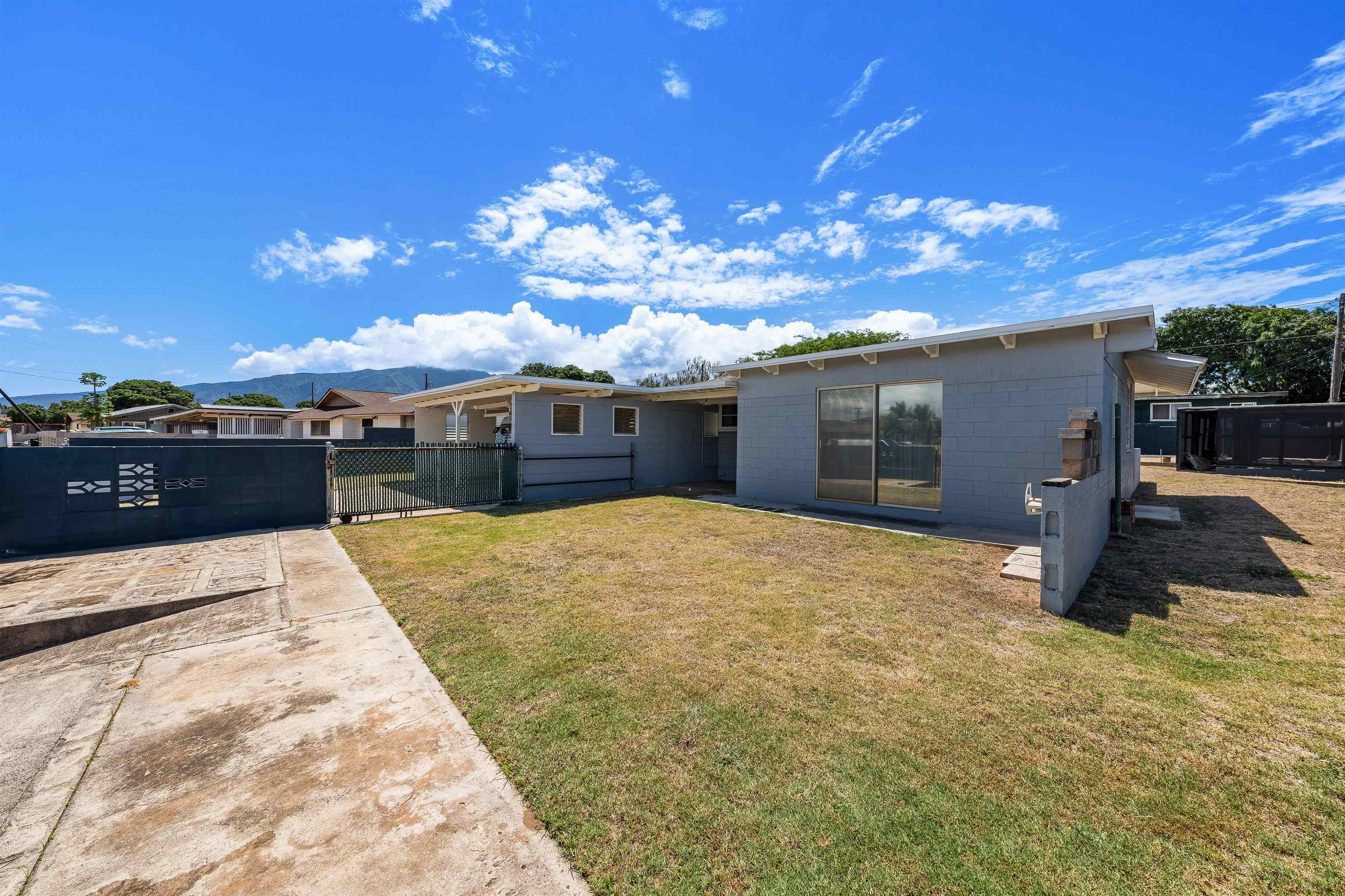 174  Kauai St , Kahului home - photo 3 of 13