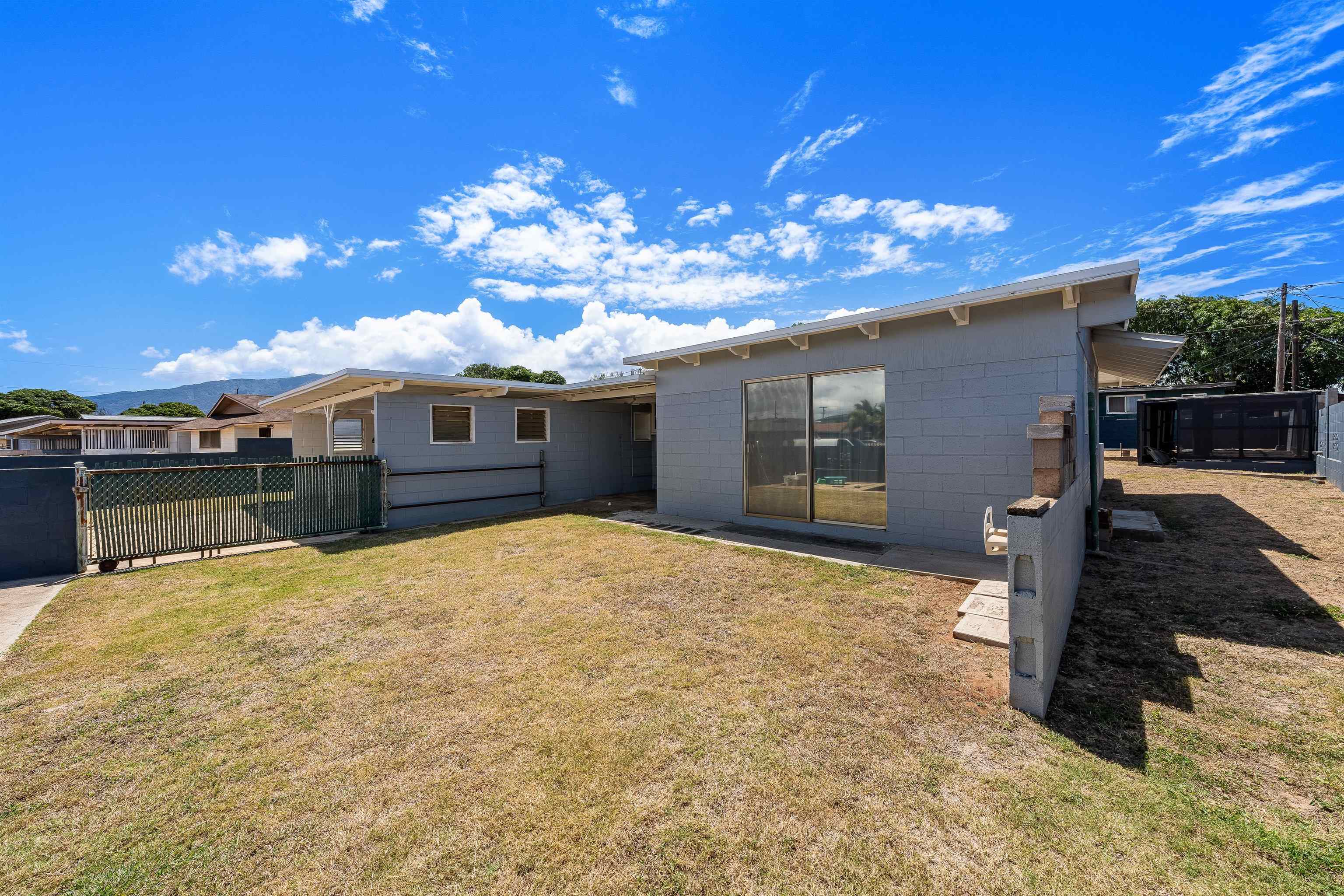 174  Kauai St , Kahului home - photo 4 of 13