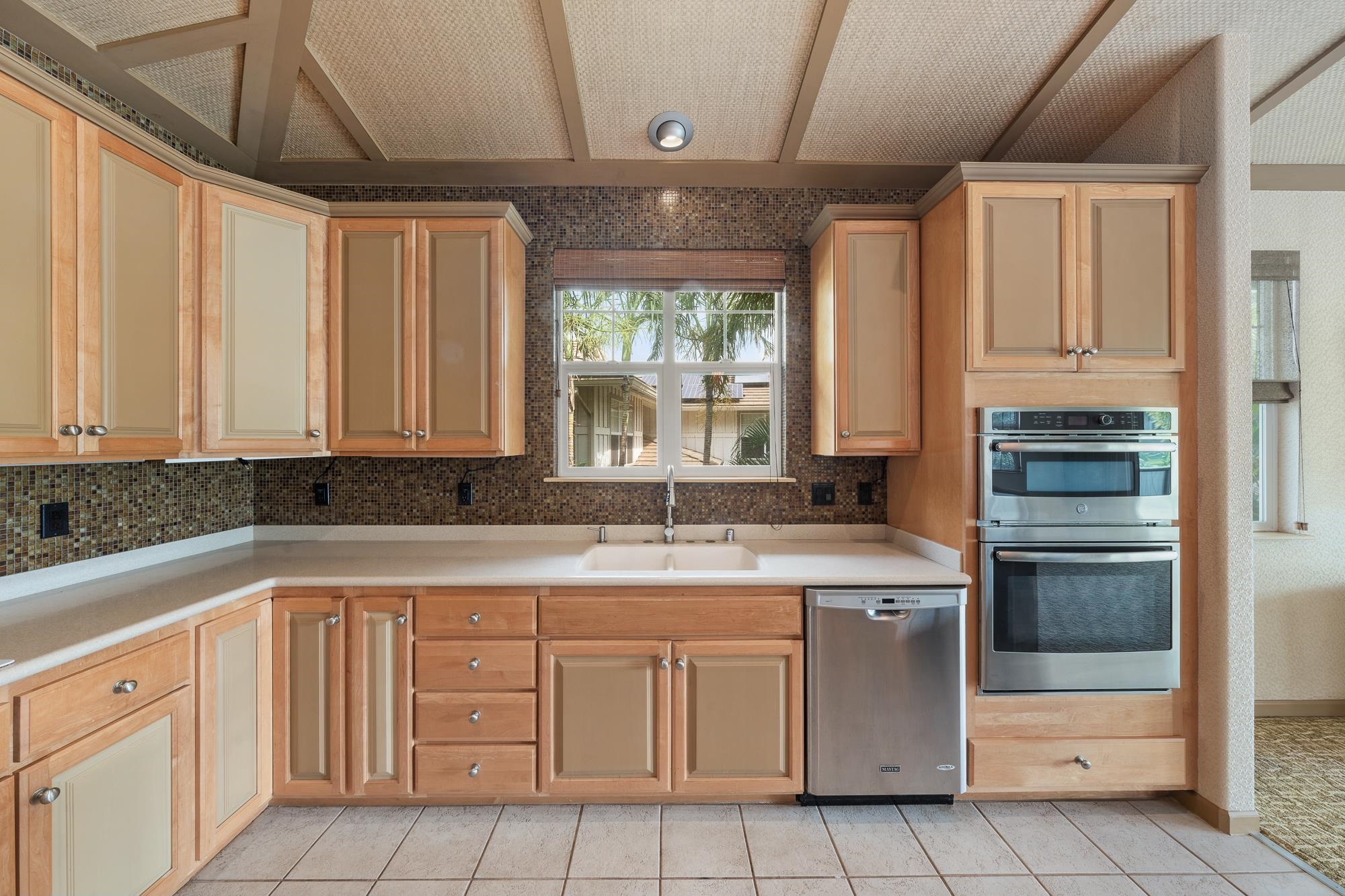 18  Hoohale St , Kihei home - photo 12 of 50