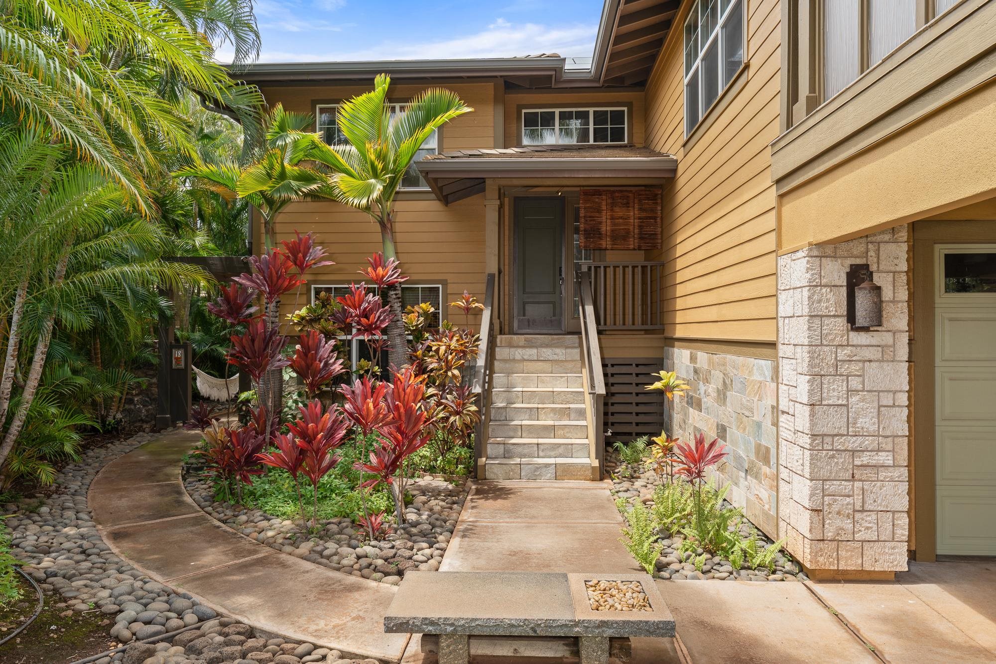 18  Hoohale St , Kihei home - photo 8 of 50