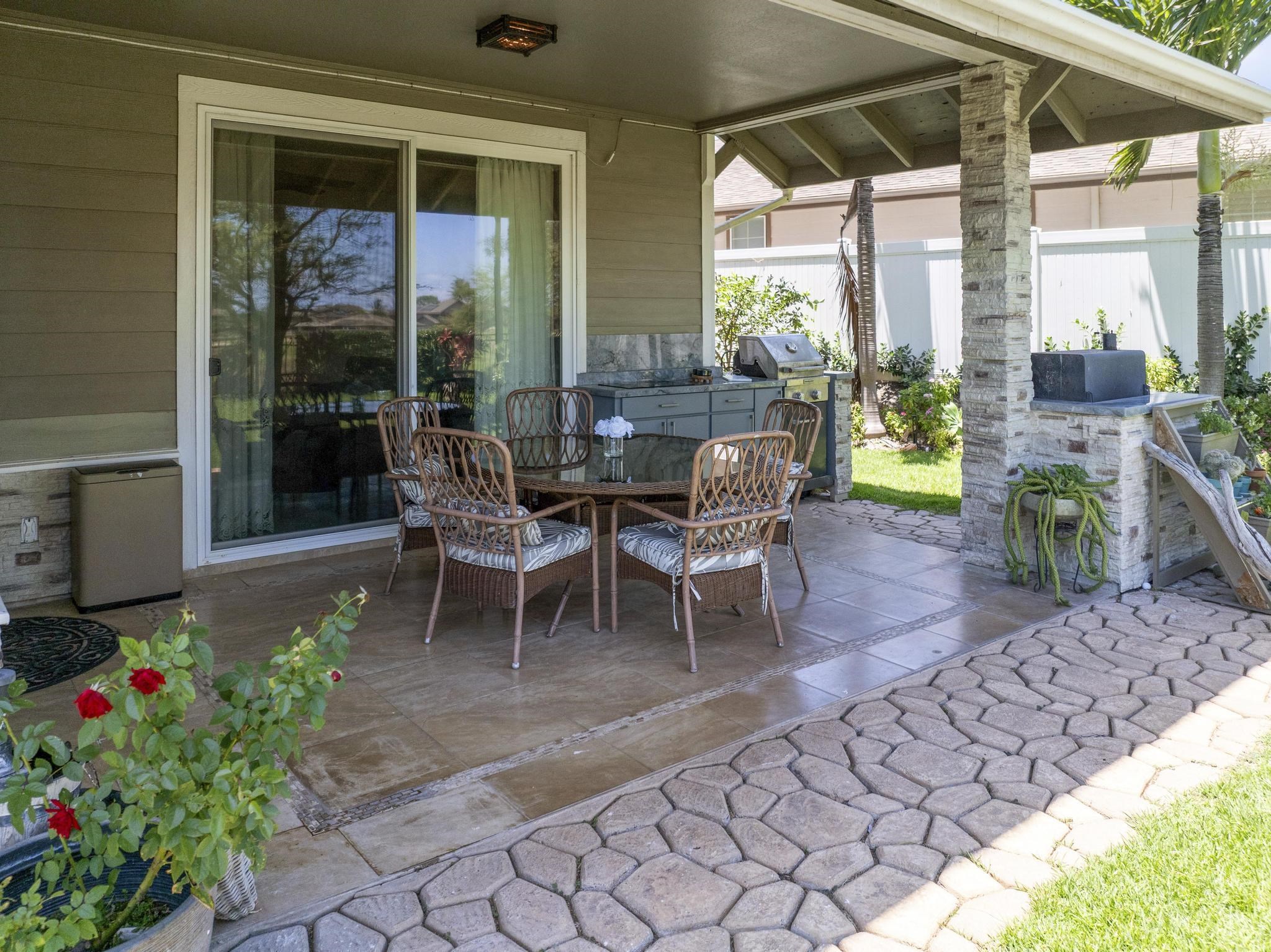 18  Olina St , Kahului home - photo 35 of 39