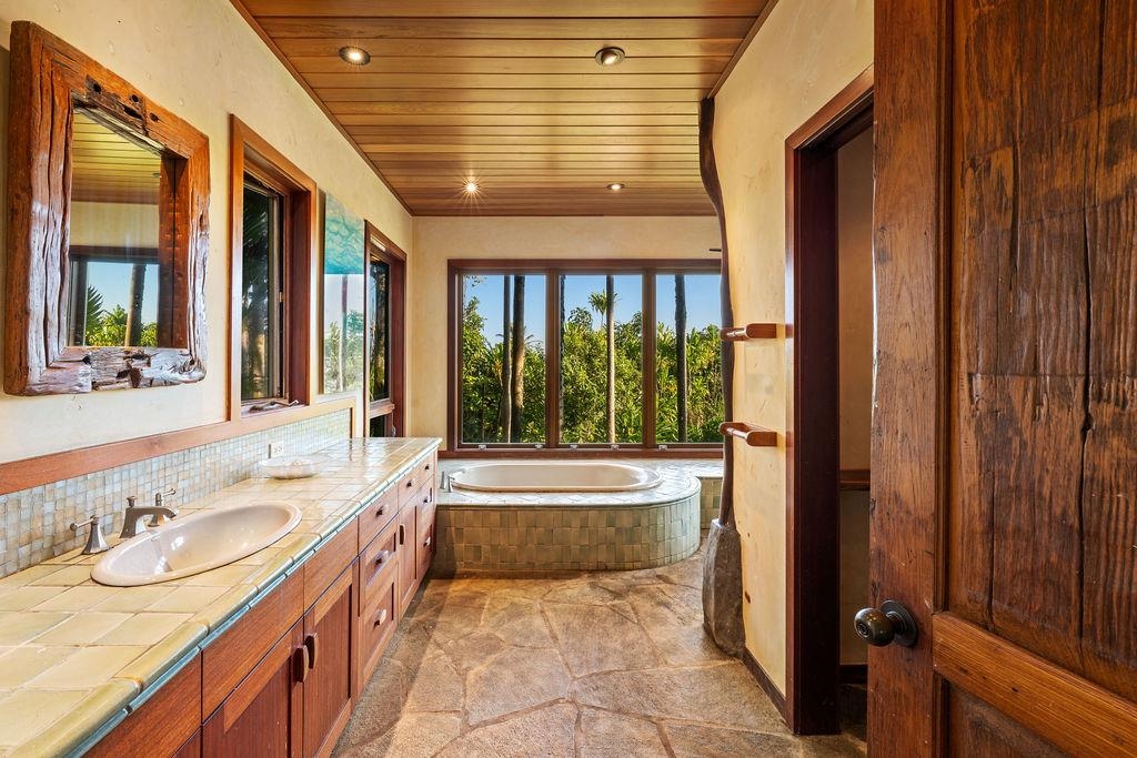 180  Door Of Faith Rd , Haiku home - photo 10 of 50