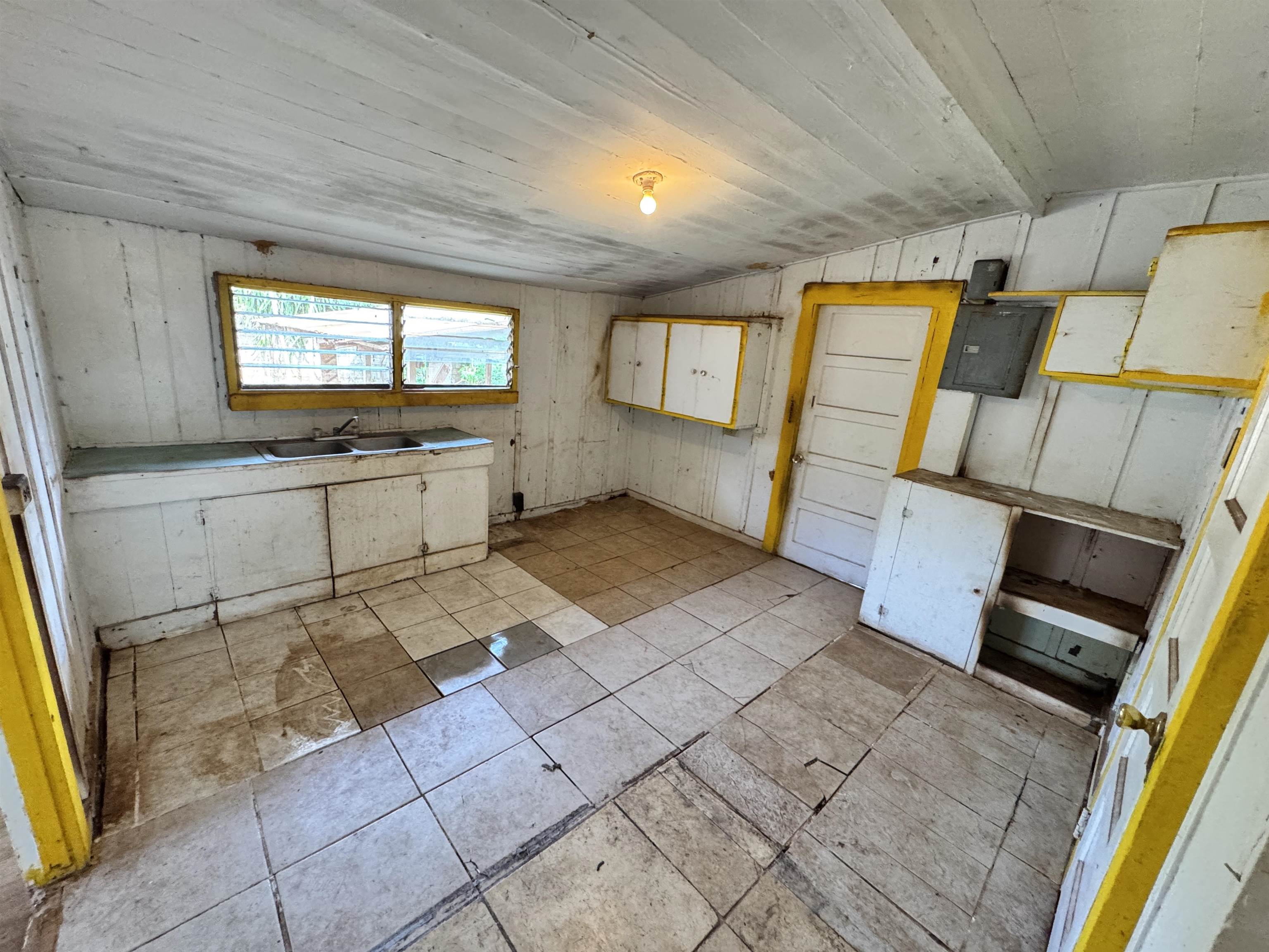 1810  Epane St Kualapuu, Molokai home - photo 11 of 19
