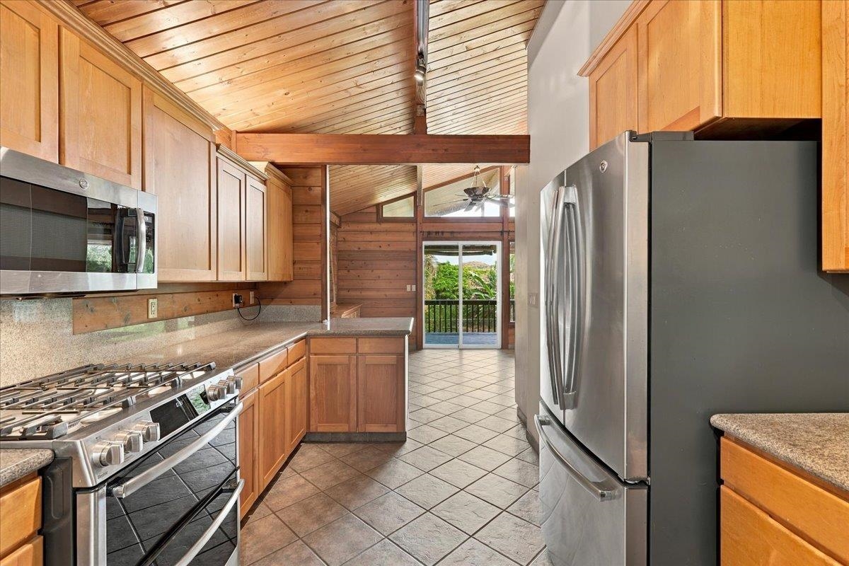 183  Kapuai Rd , Haiku home - photo 16 of 33