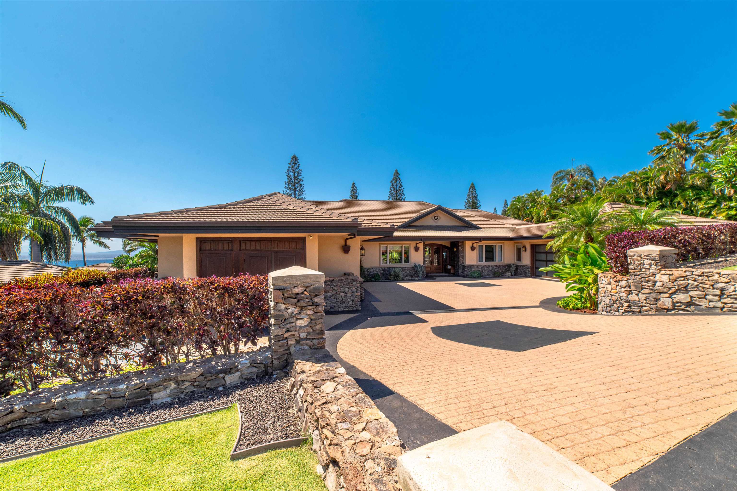 185  Kalaihi Pl , Kaanapali home - photo 2 of 45