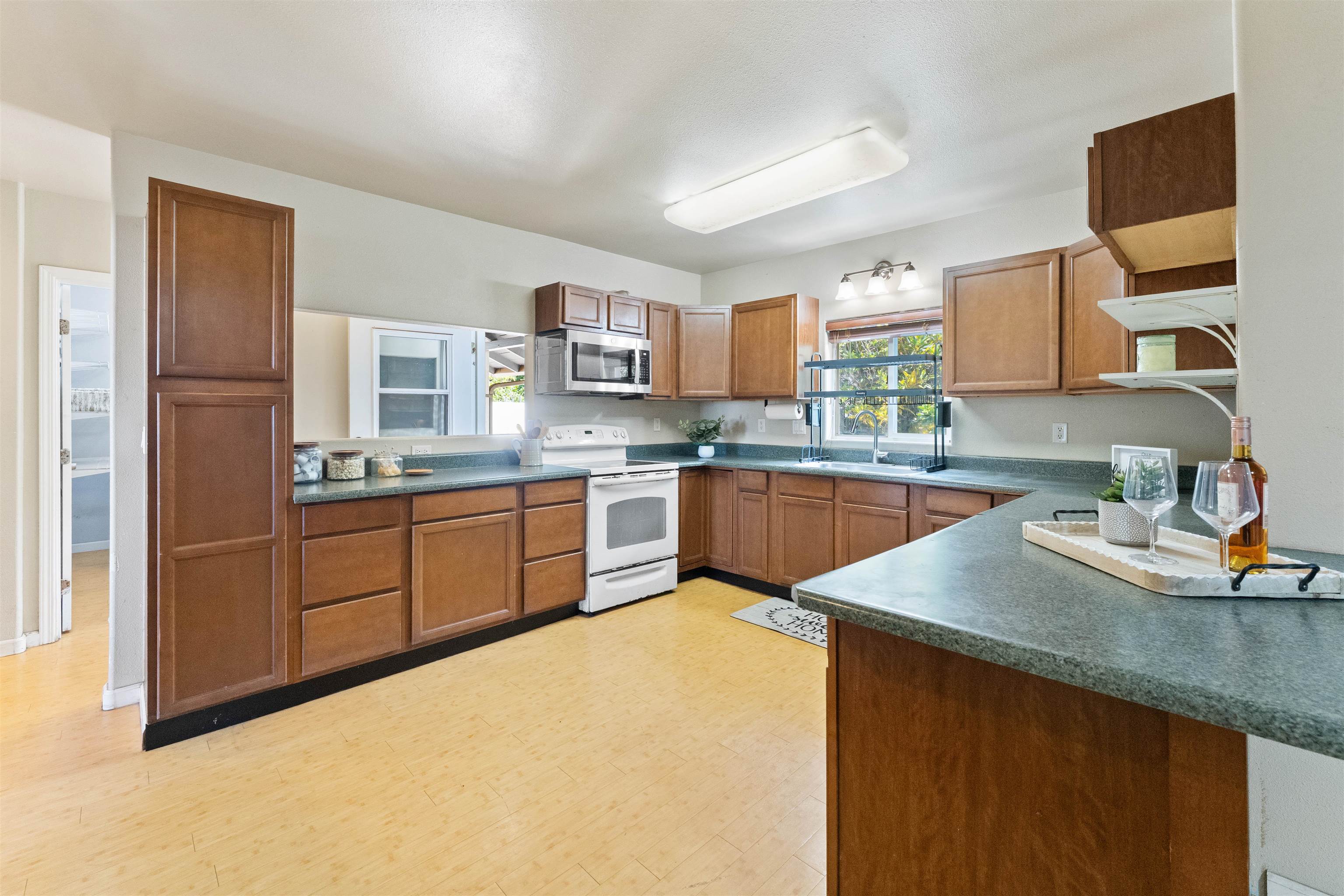 1855  Mill St , Wailuku home - photo 13 of 28