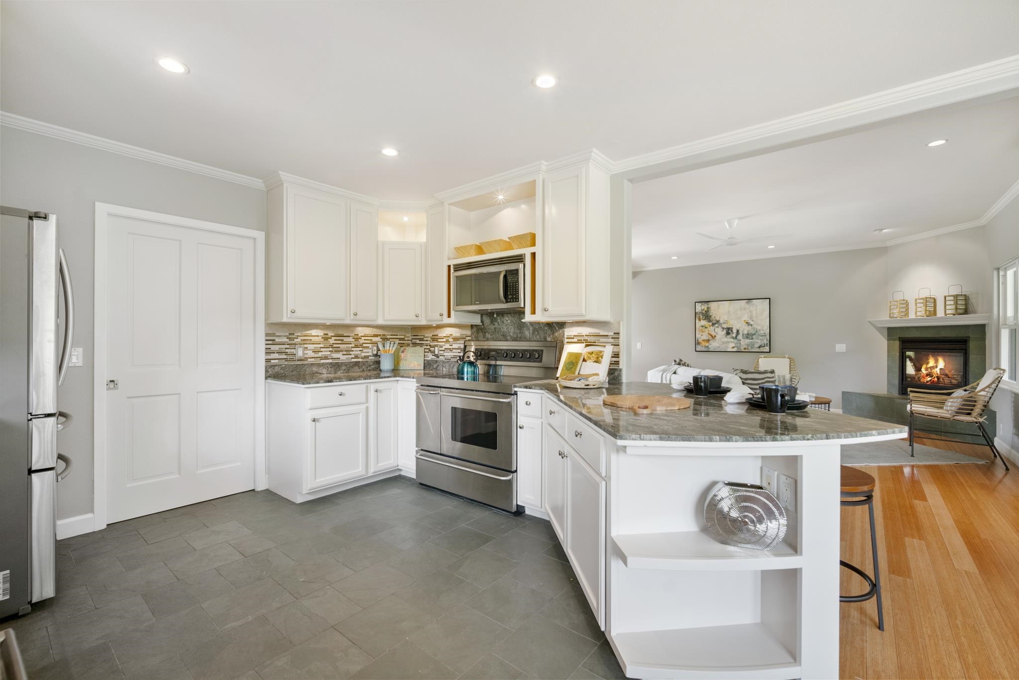 1865  Kalia Way , Haiku home - photo 7 of 50