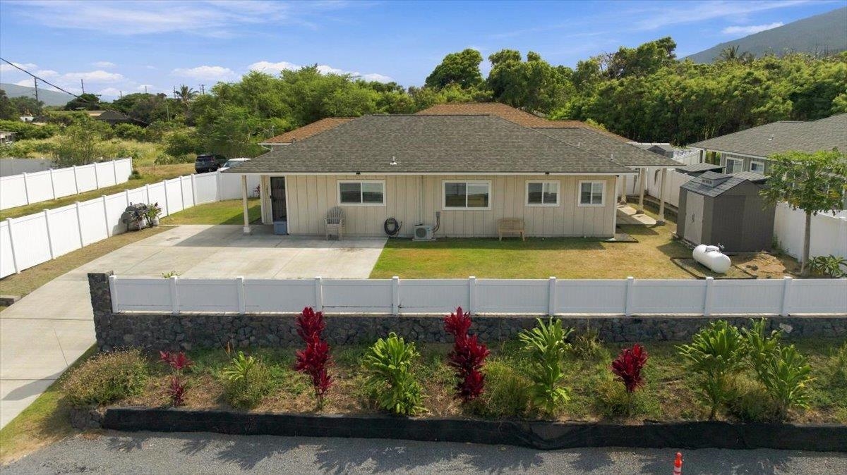 1867  Makahala Pl Wailuku Town, Wailuku home - photo 2 of 38