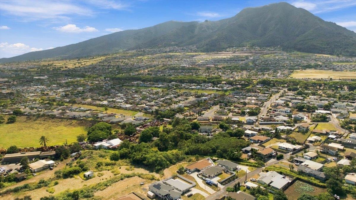 1867  Makahala Pl Wailuku Town, Wailuku home - photo 27 of 38