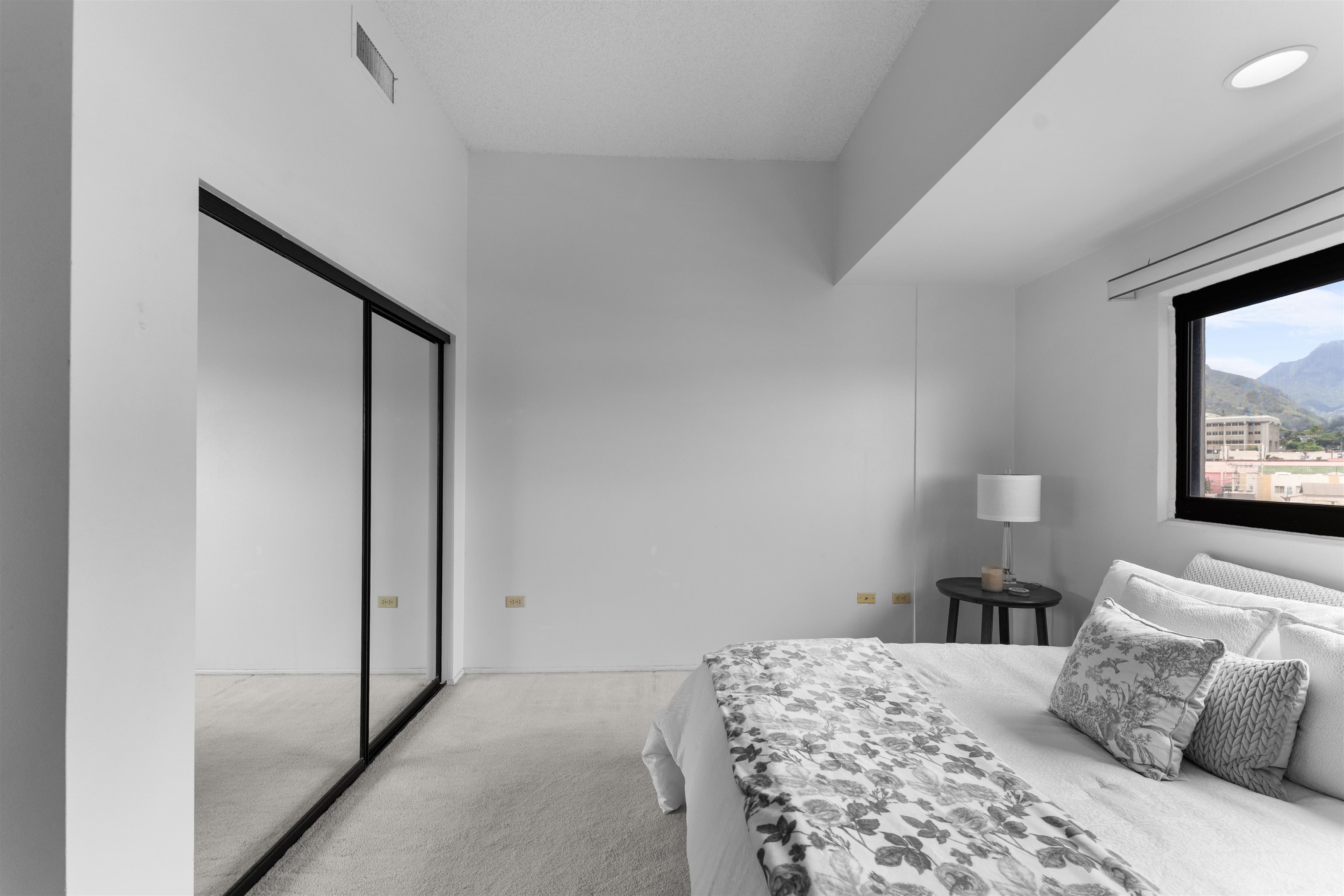 Maui Realty Suites condo # 508, Wailuku, Hawaii - photo 17 of 29