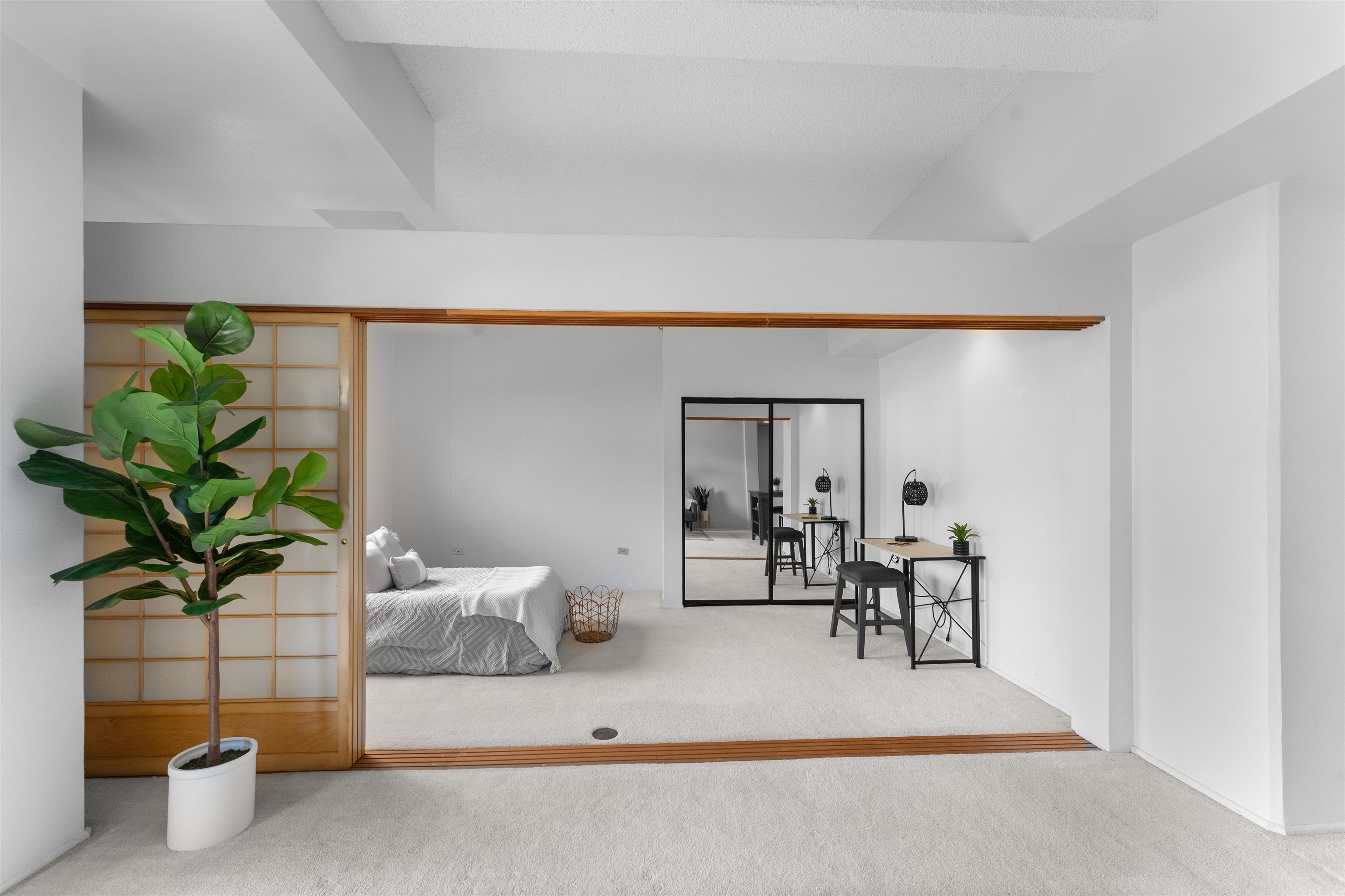 Maui Realty Suites condo # 508, Wailuku, Hawaii - photo 3 of 29