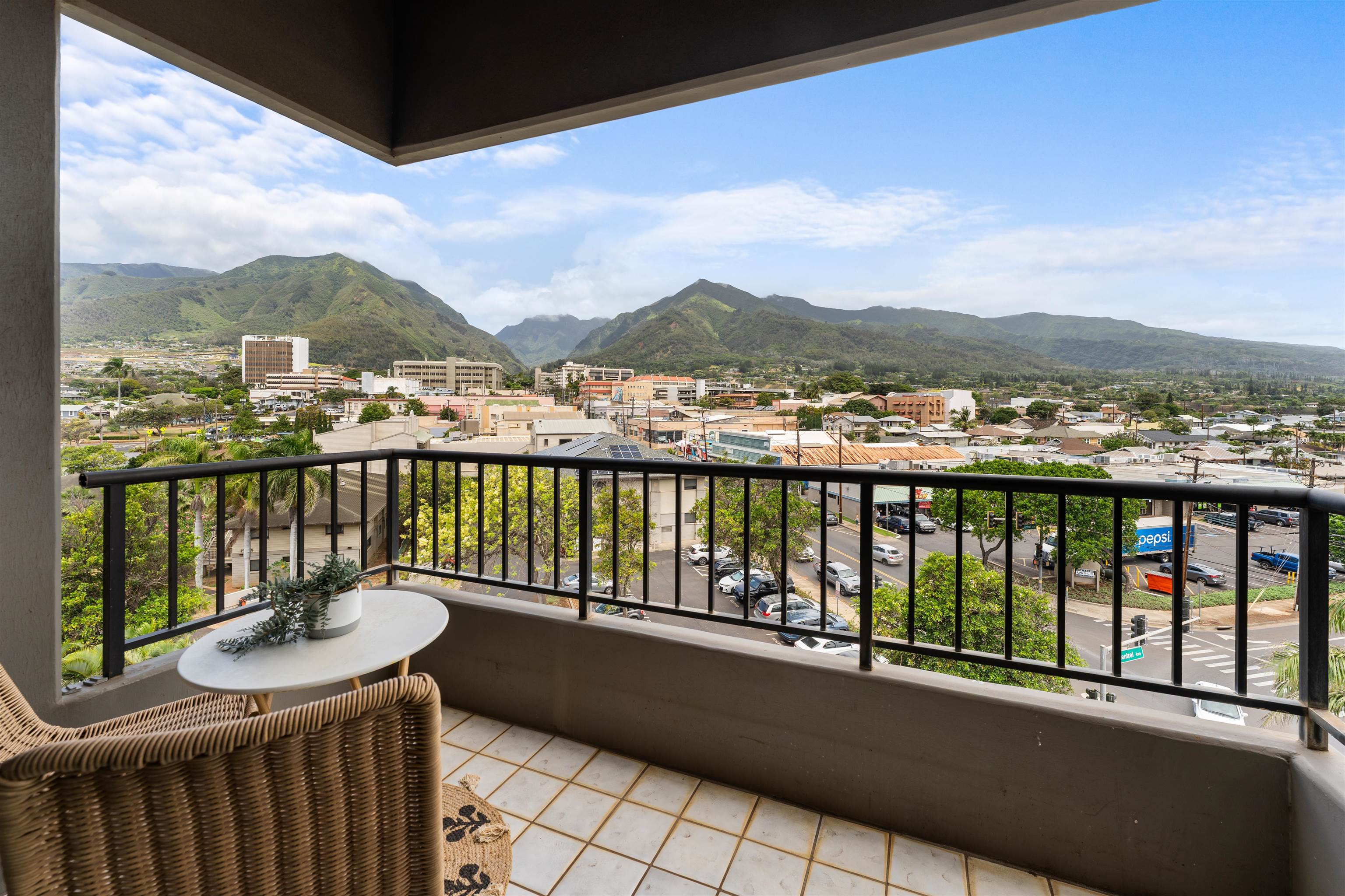 Maui Realty Suites condo # 508, Wailuku, Hawaii - photo 23 of 29