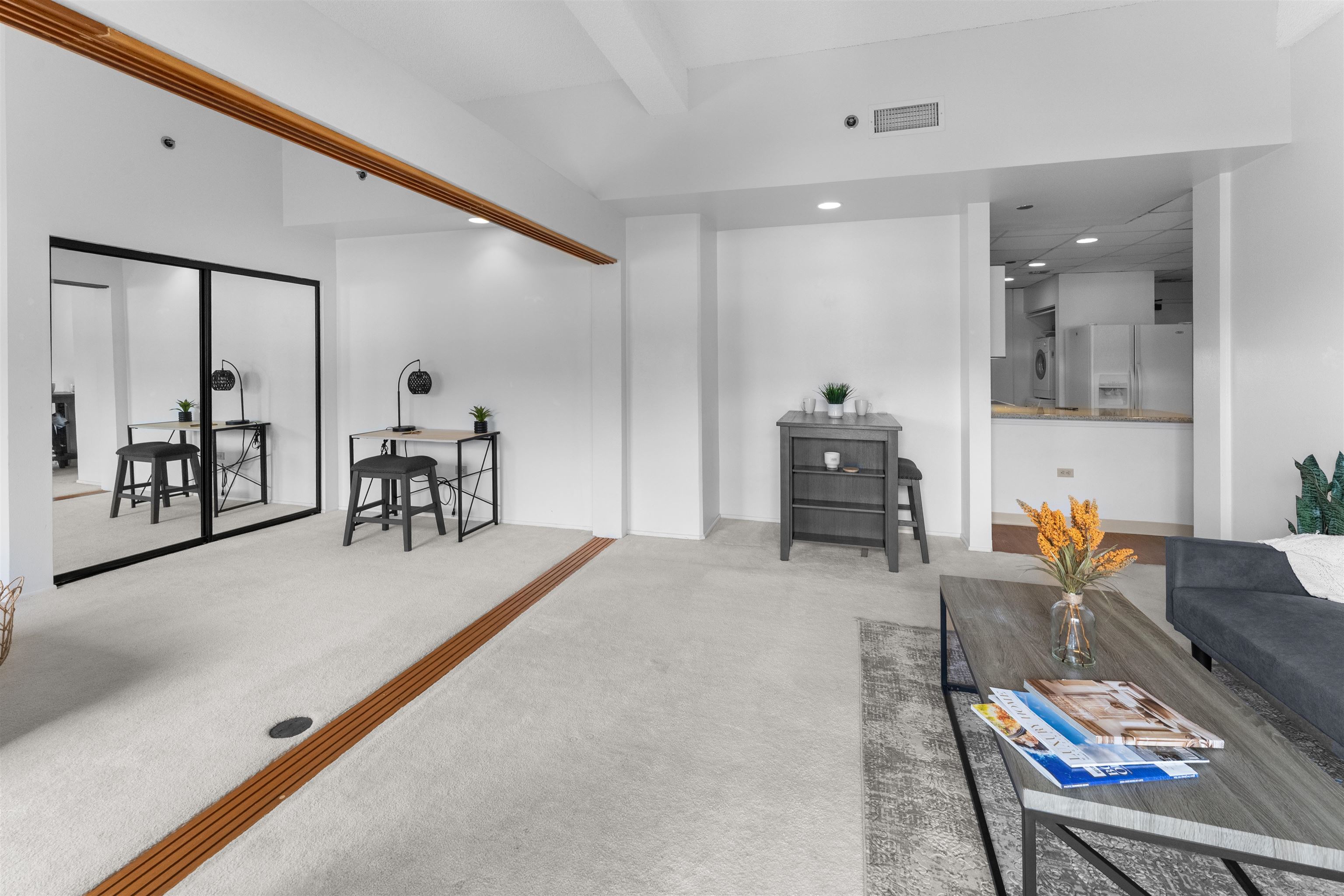 Maui Realty Suites condo # 508, Wailuku, Hawaii - photo 8 of 29