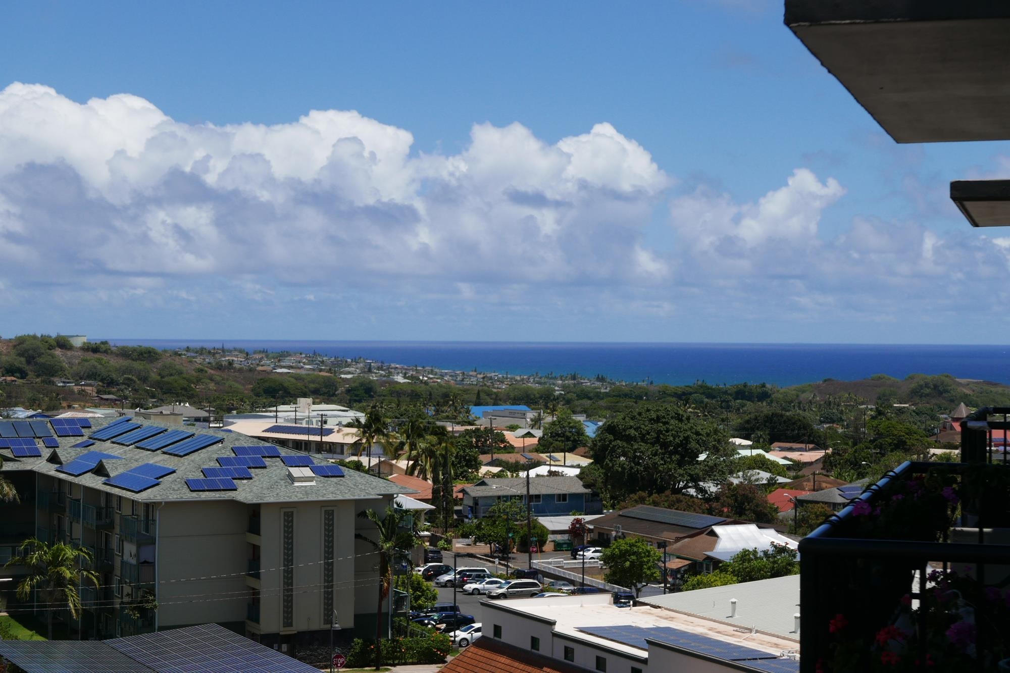 Maui Realty Suites condo # 607, Wailuku, Hawaii - photo 3 of 26