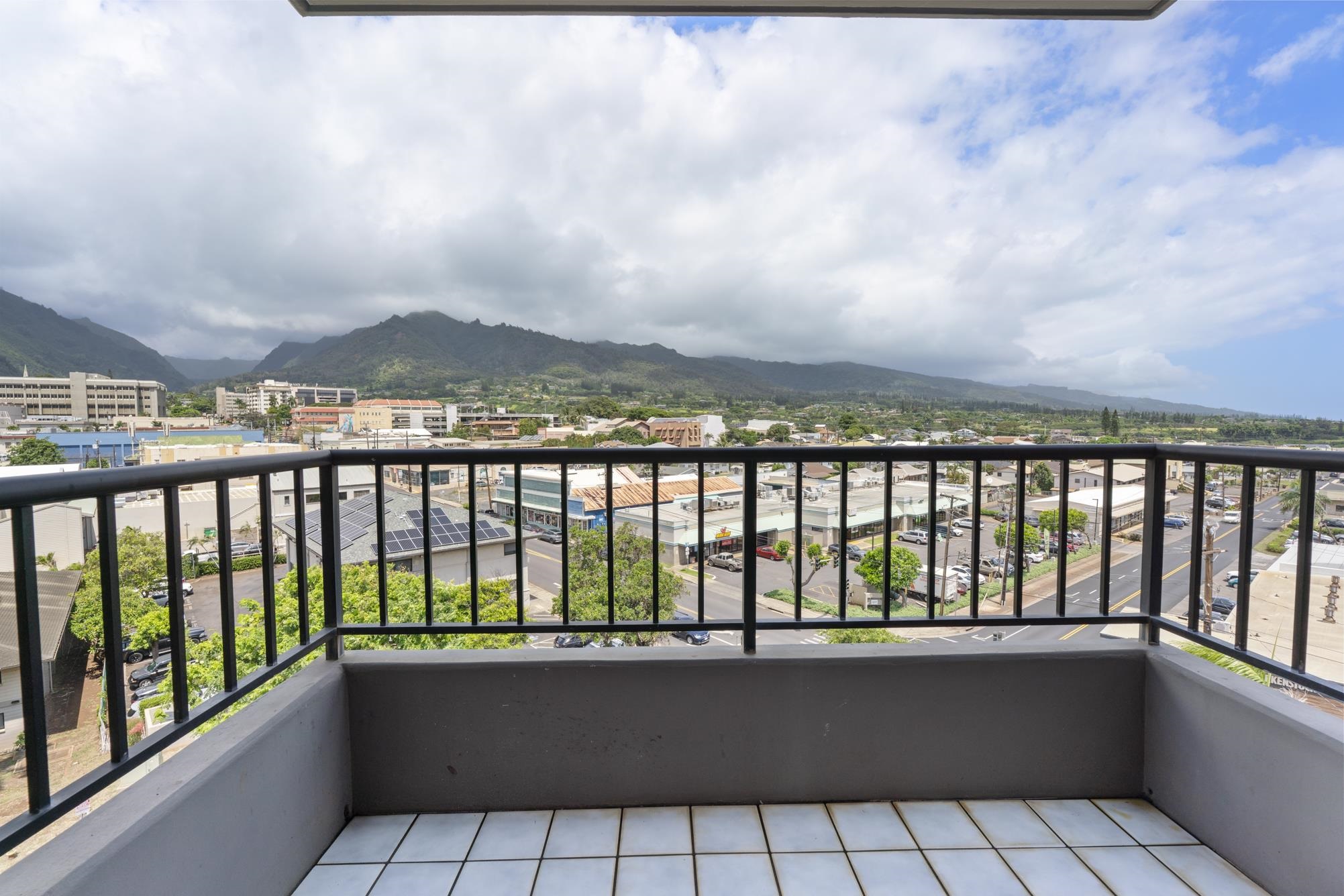 Maui Realty Suites condo # 607, Wailuku, Hawaii - photo 32 of 50