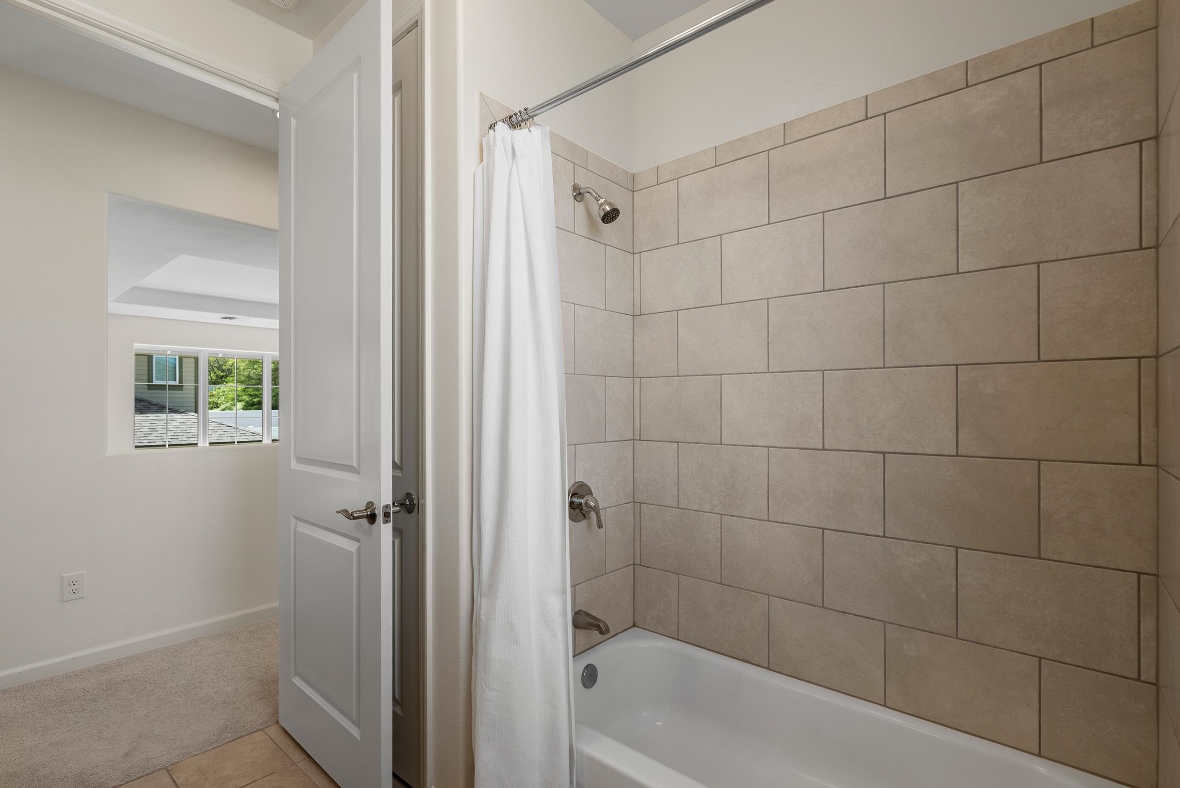 189  Kuena Ln Parkways At Maui Lani, Kahului home - photo 41 of 48