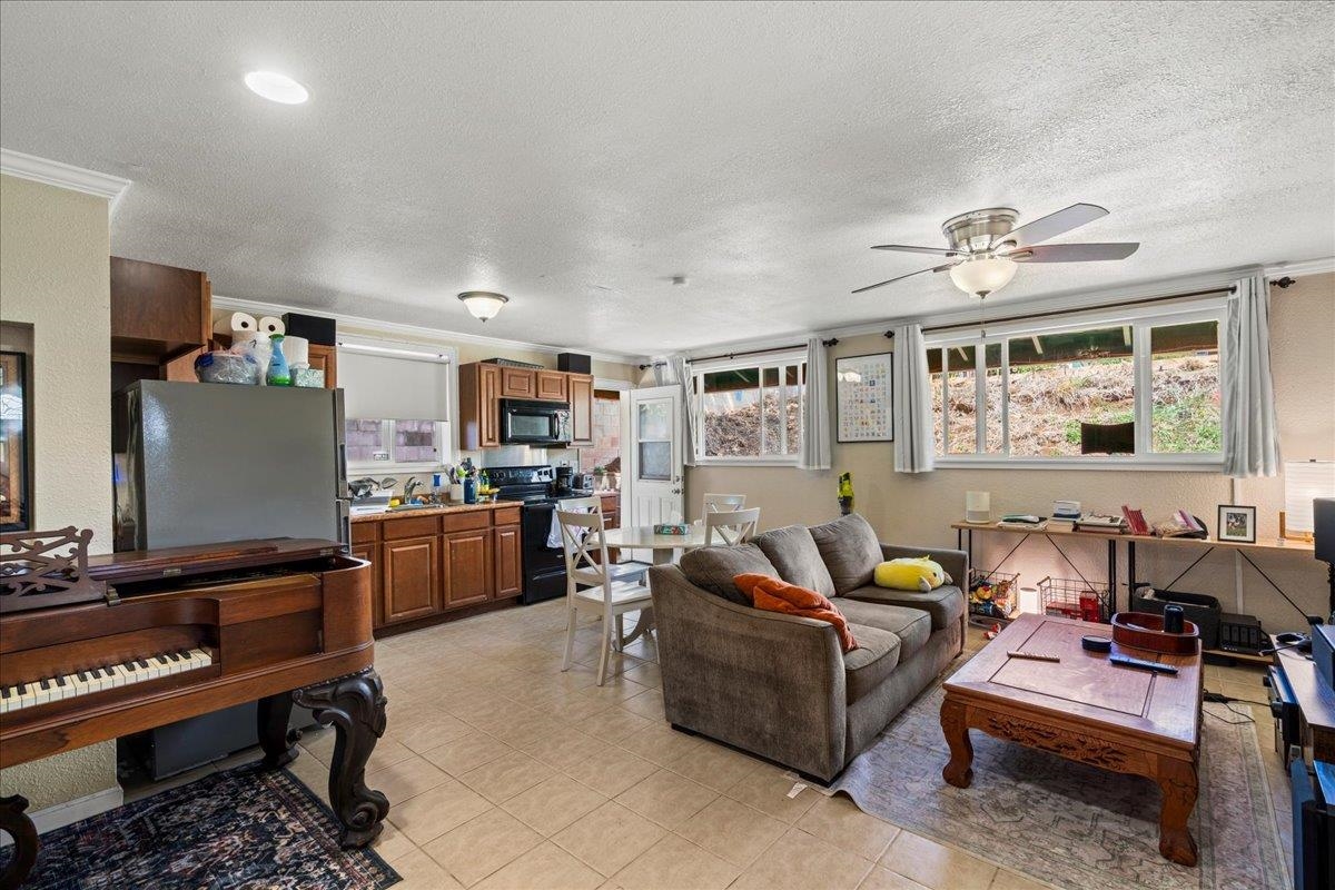 190  Aliiolani St , Pukalani home - photo 46 of 50