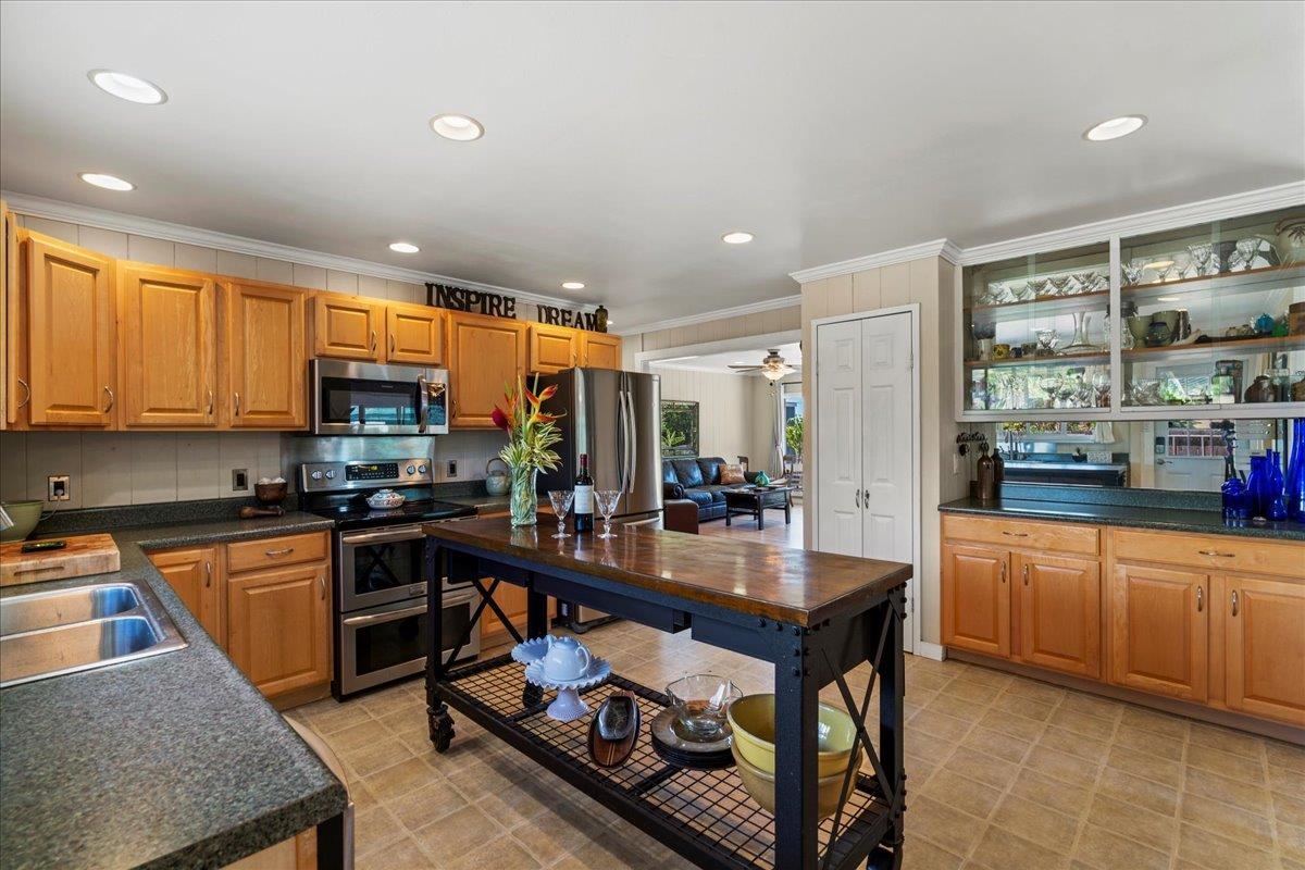 190  Aliiolani St , Pukalani home - photo 8 of 50