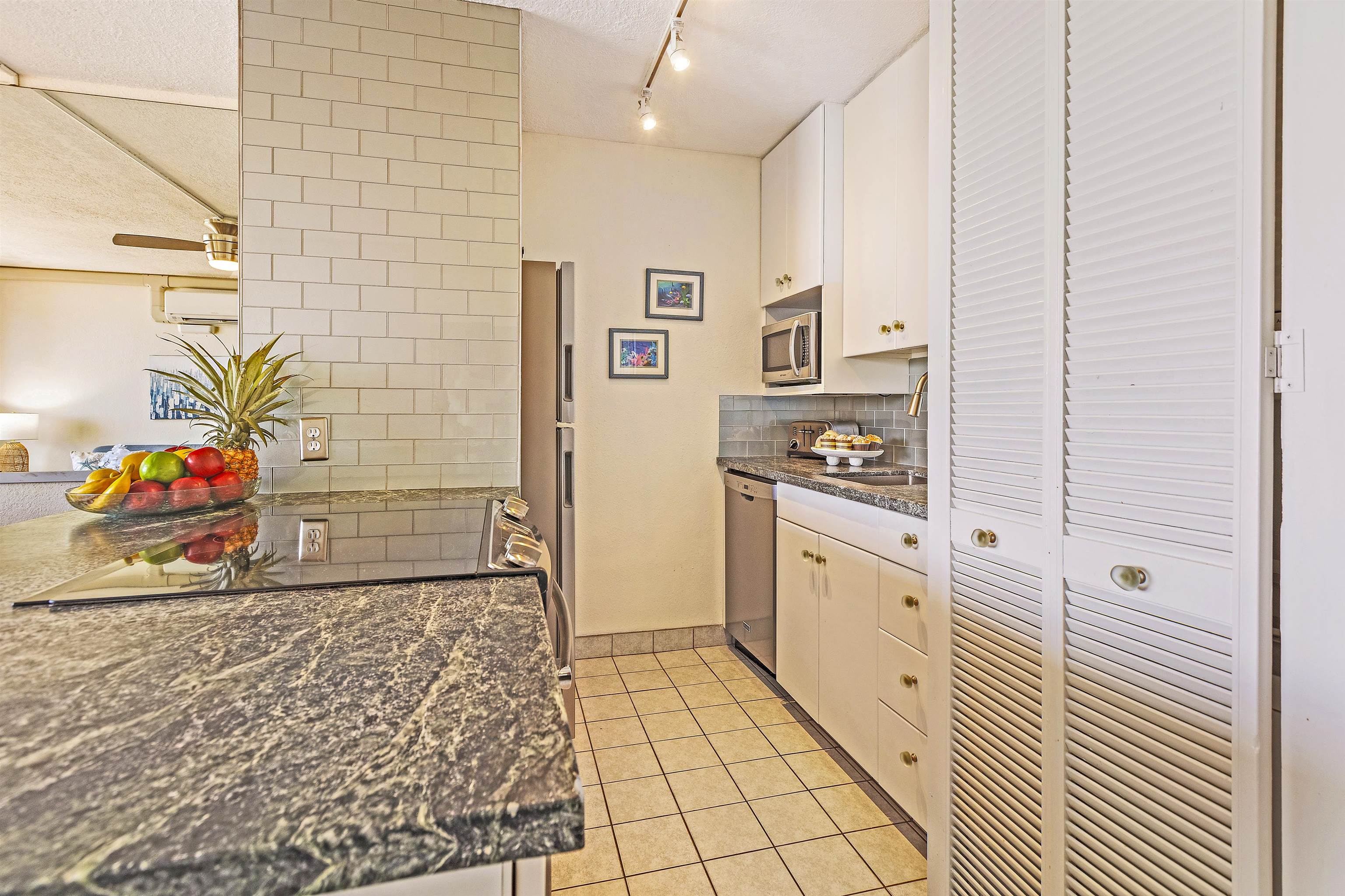 Maalaea Banyans condo # 306, Wailuku, Hawaii - photo 8 of 27