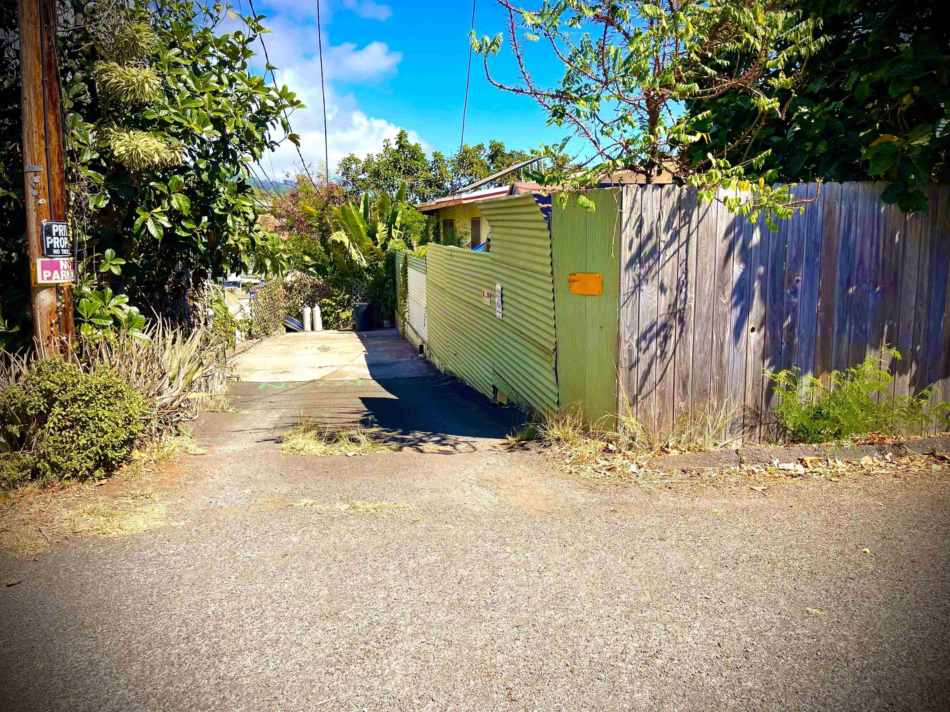 193  Church St , Wailuku home - photo 2 of 50