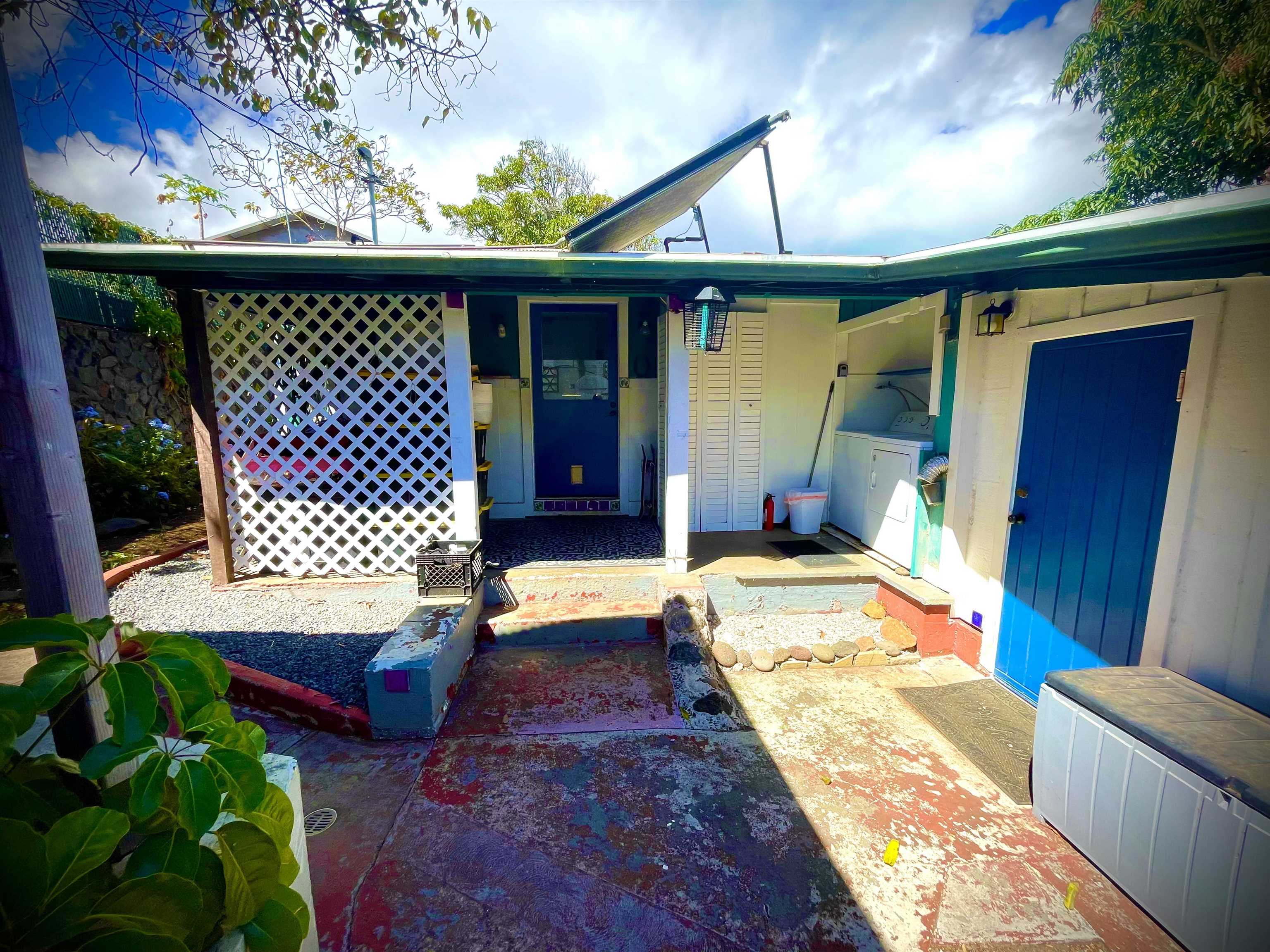 193  Church St , Wailuku home - photo 6 of 50