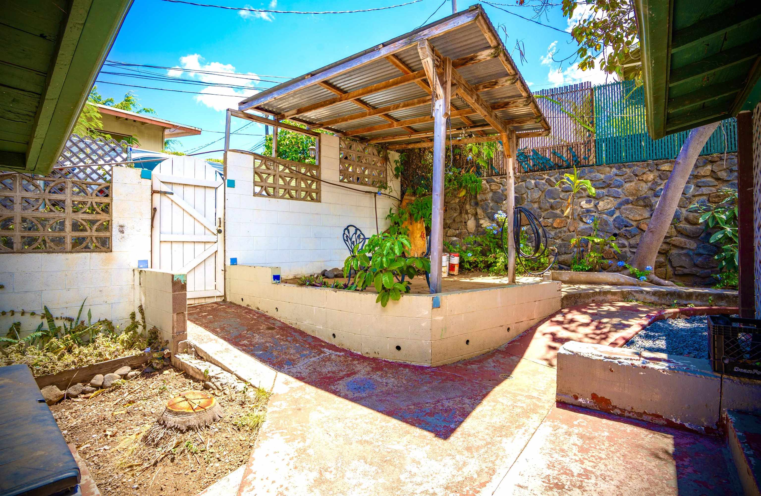 193  Church St , Wailuku home - photo 7 of 50