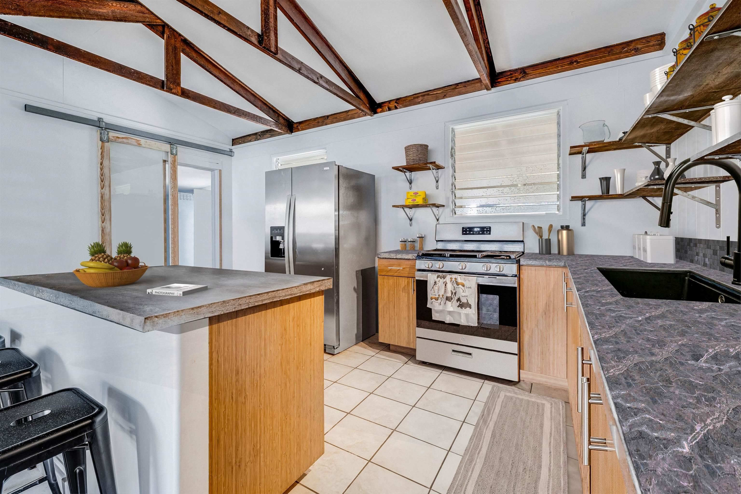 1932  Kaihamu Pl Waiehu Golf Course, Wailuku home - photo 12 of 32