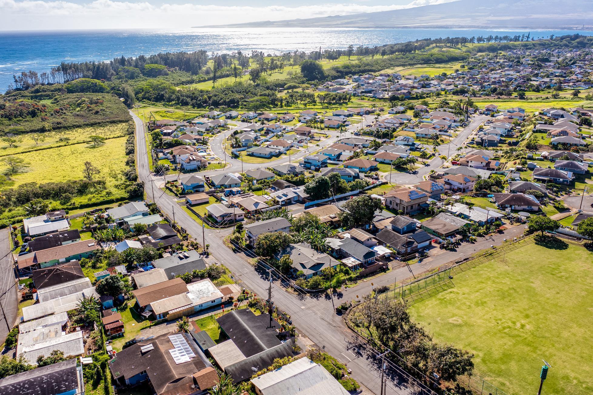 1932  Kaihamu Pl Waiehu Golf Course, Wailuku home - photo 3 of 32