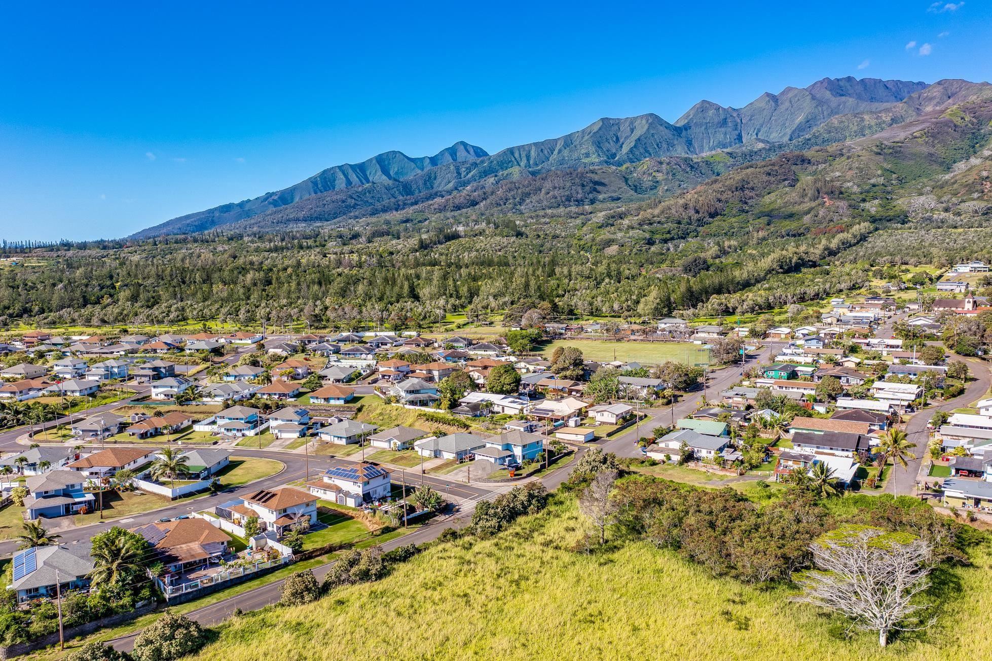 1932  Kaihamu Pl Waiehu Golf Course, Wailuku home - photo 5 of 32