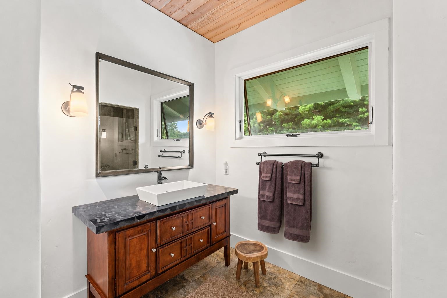 1949  Kuiaha Rd , Haiku home - photo 21 of 49