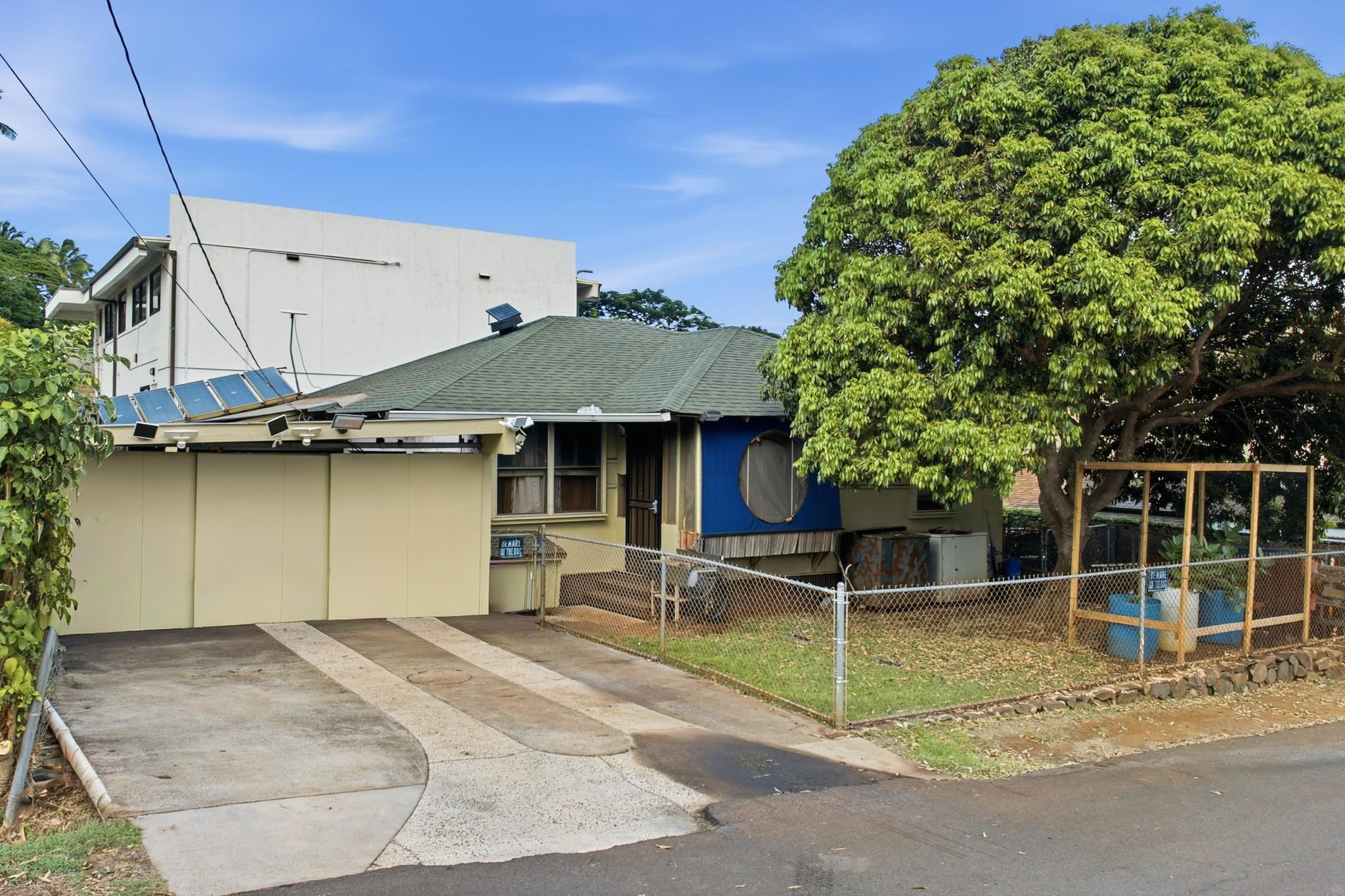 1972  Kalawi Pl , Wailuku home - photo 2 of 16